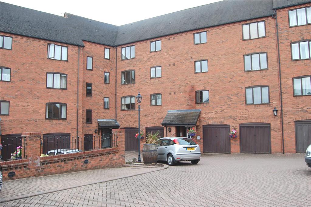 2 bedroom barn conversion house Let Stratford Upon Avon - Photograph 1