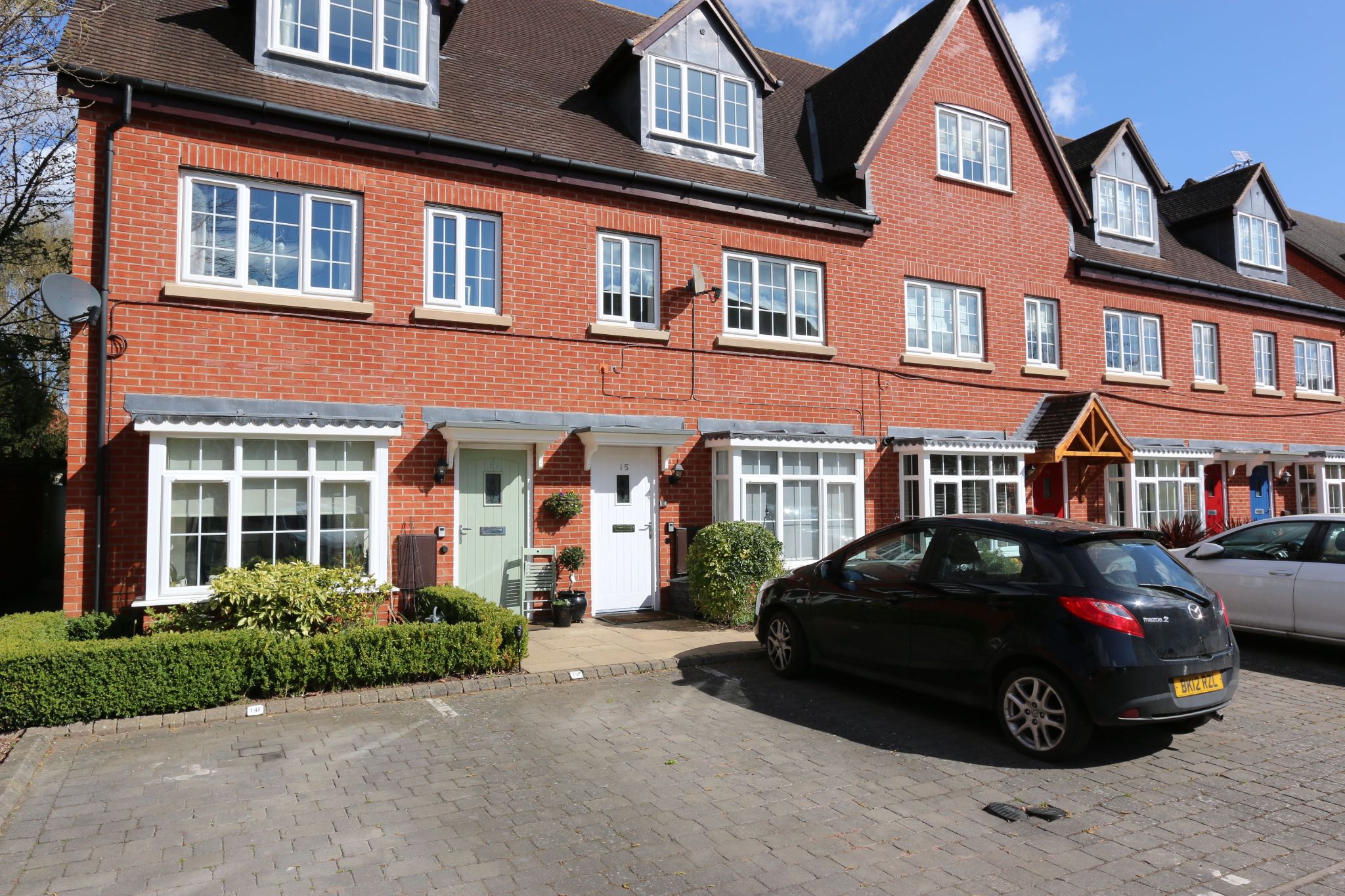 1 bedroom ground floor maisonette flat/apartment Sold Alcester - Photograph 1