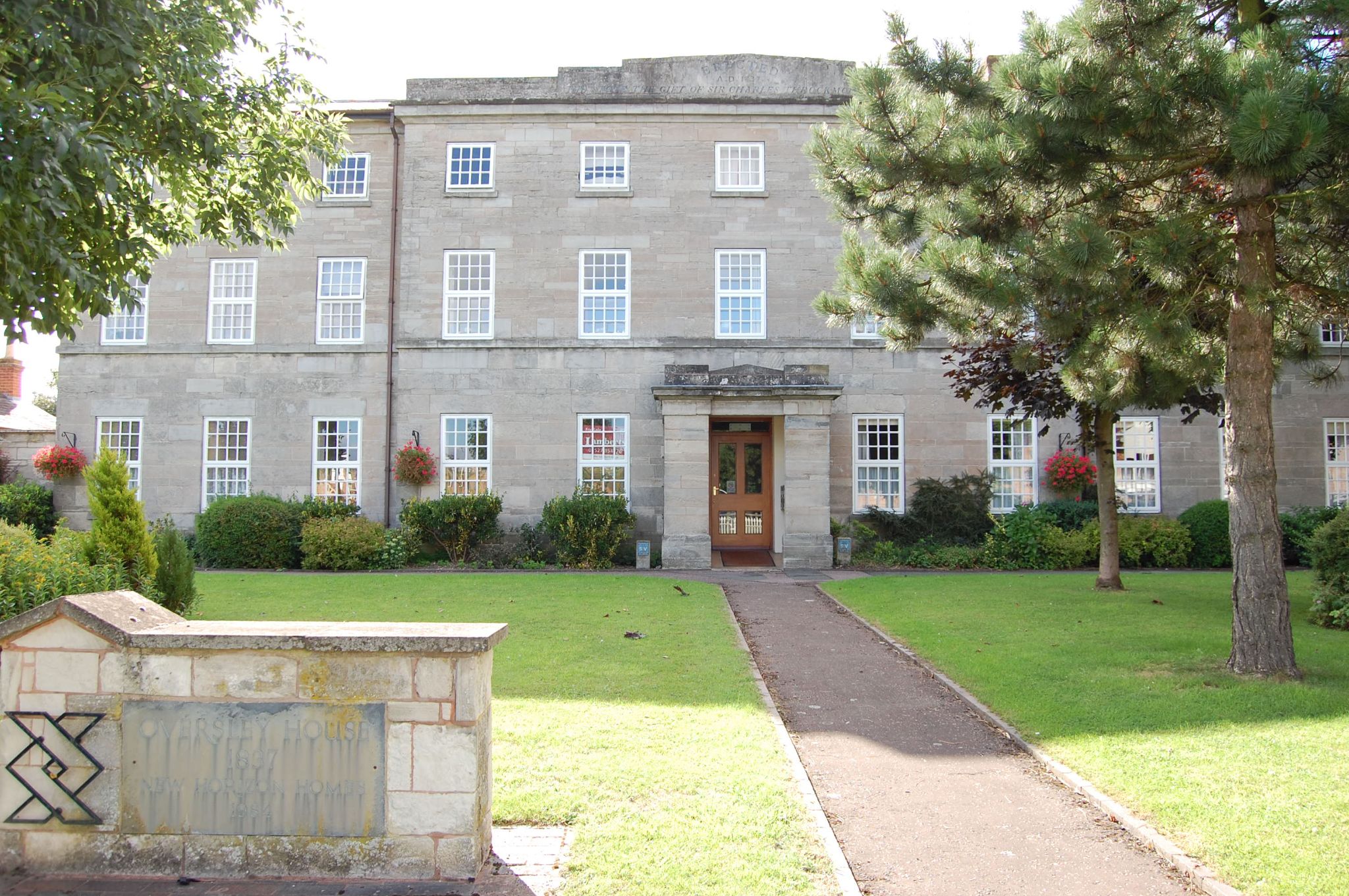 2 bedroom apartment flat/apartment Sold Alcester - Photograph 1