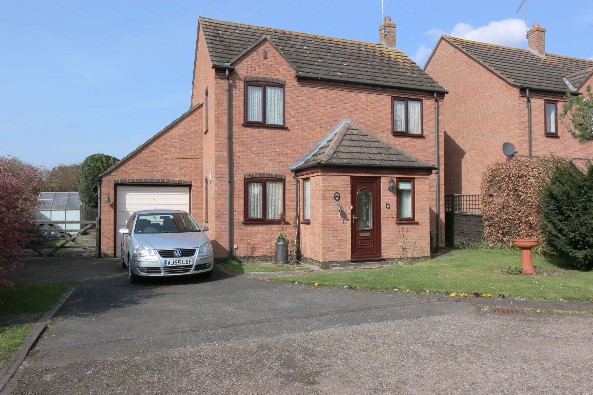 3 bedroom detached house Sold in Bidford-on-avon, Alcester - Photograph 1