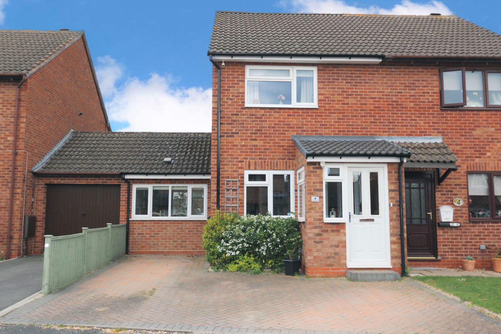 2 bedroom semi-detached house Sold Alcester - Photograph 1