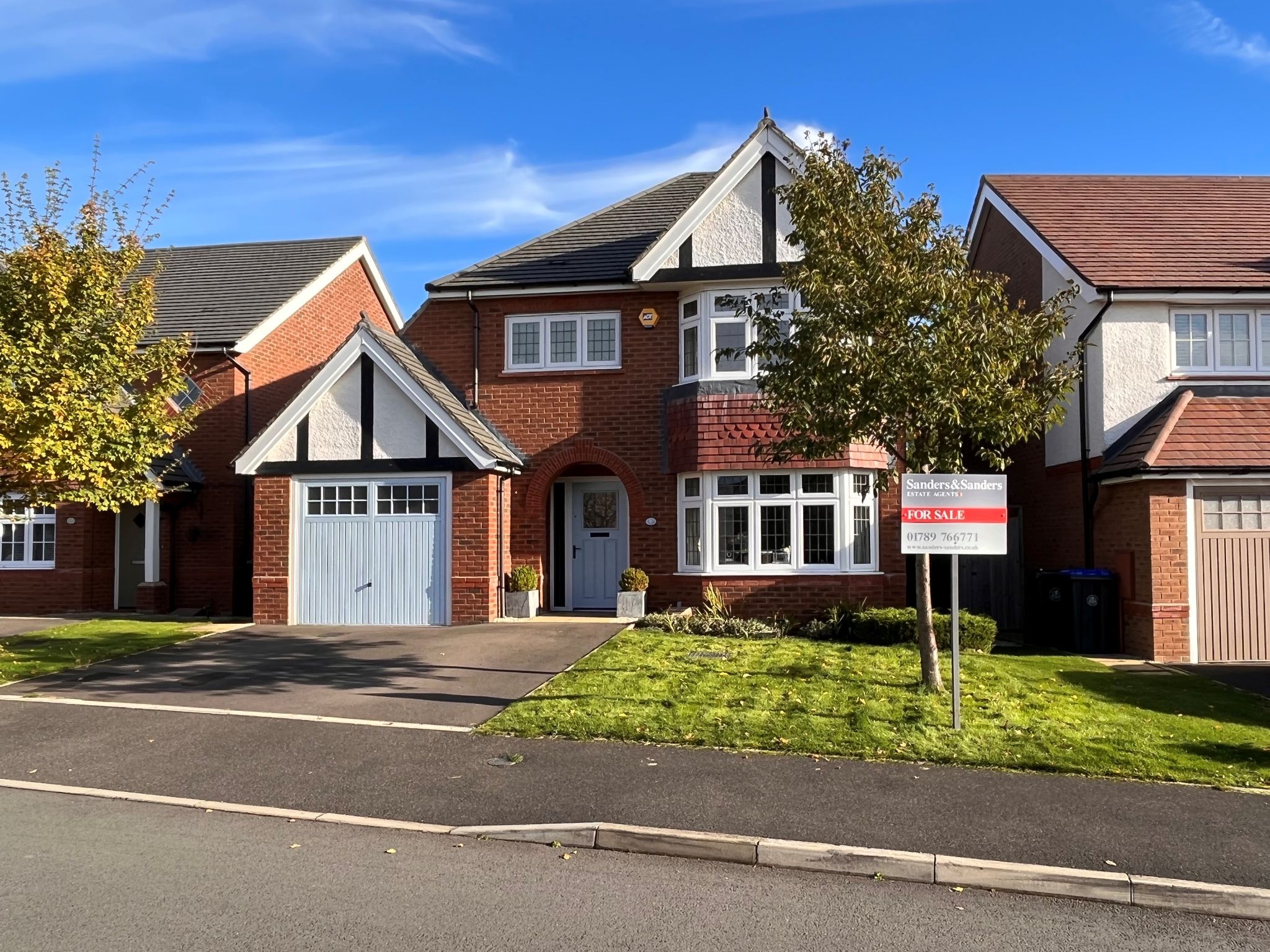 3 bedroom detached house Sold Alcester - Photograph 1