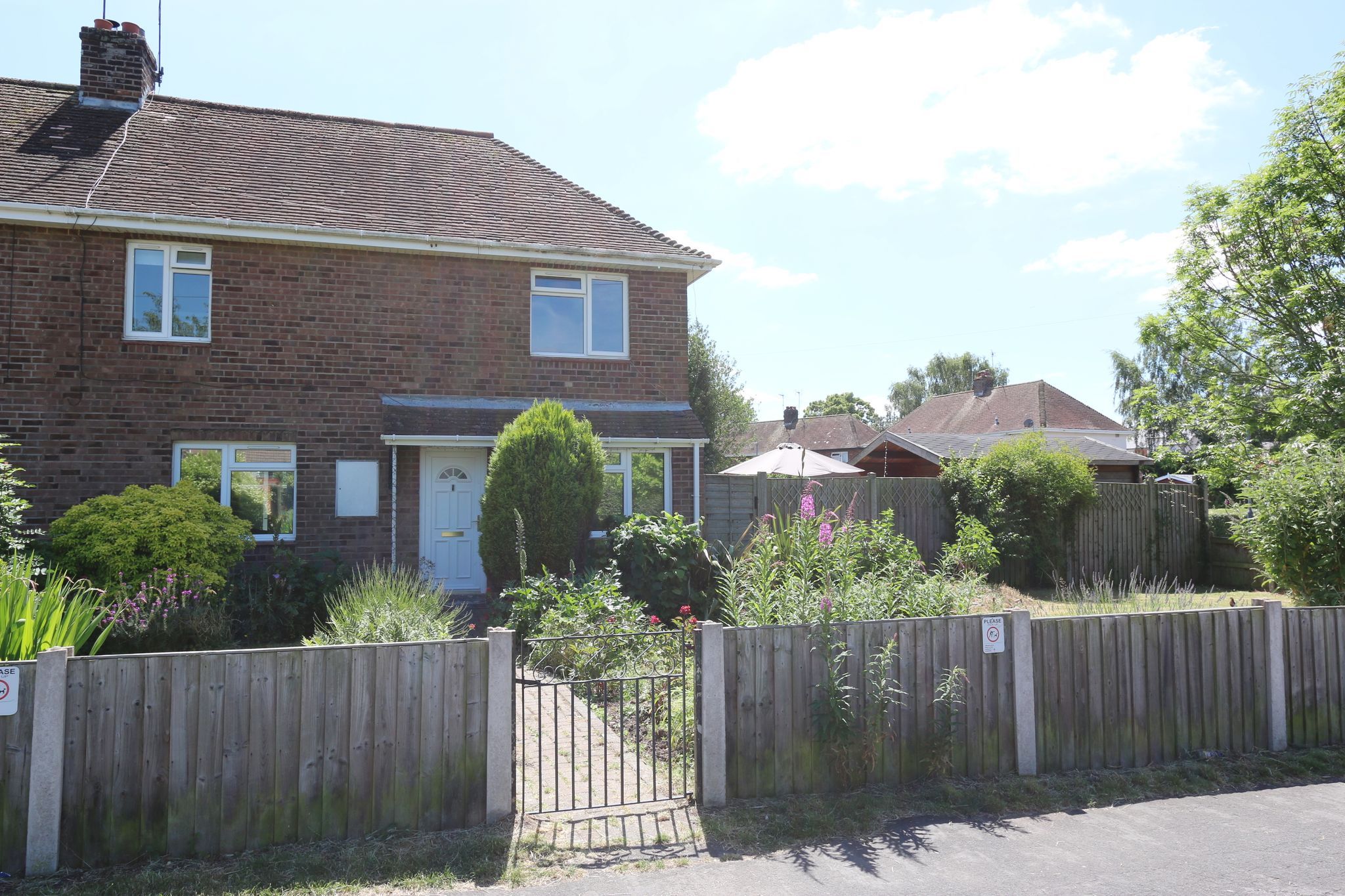 3 bedroom semi-detached house Sold Alcester - Photograph 1