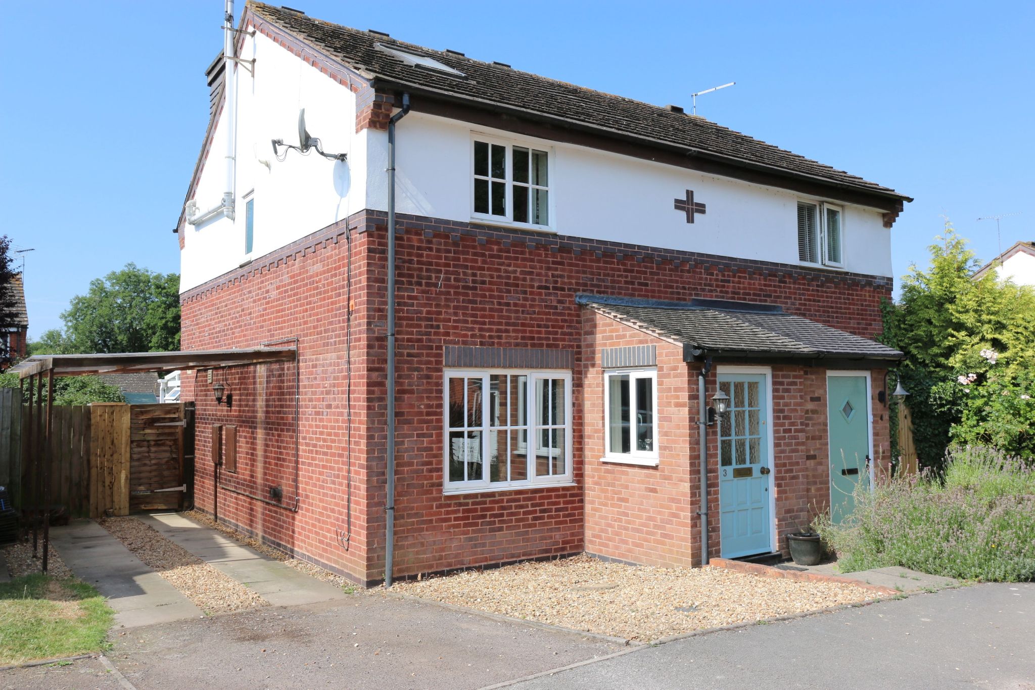 3 bedroom semi-detached house Sold Alcester - Photograph 1