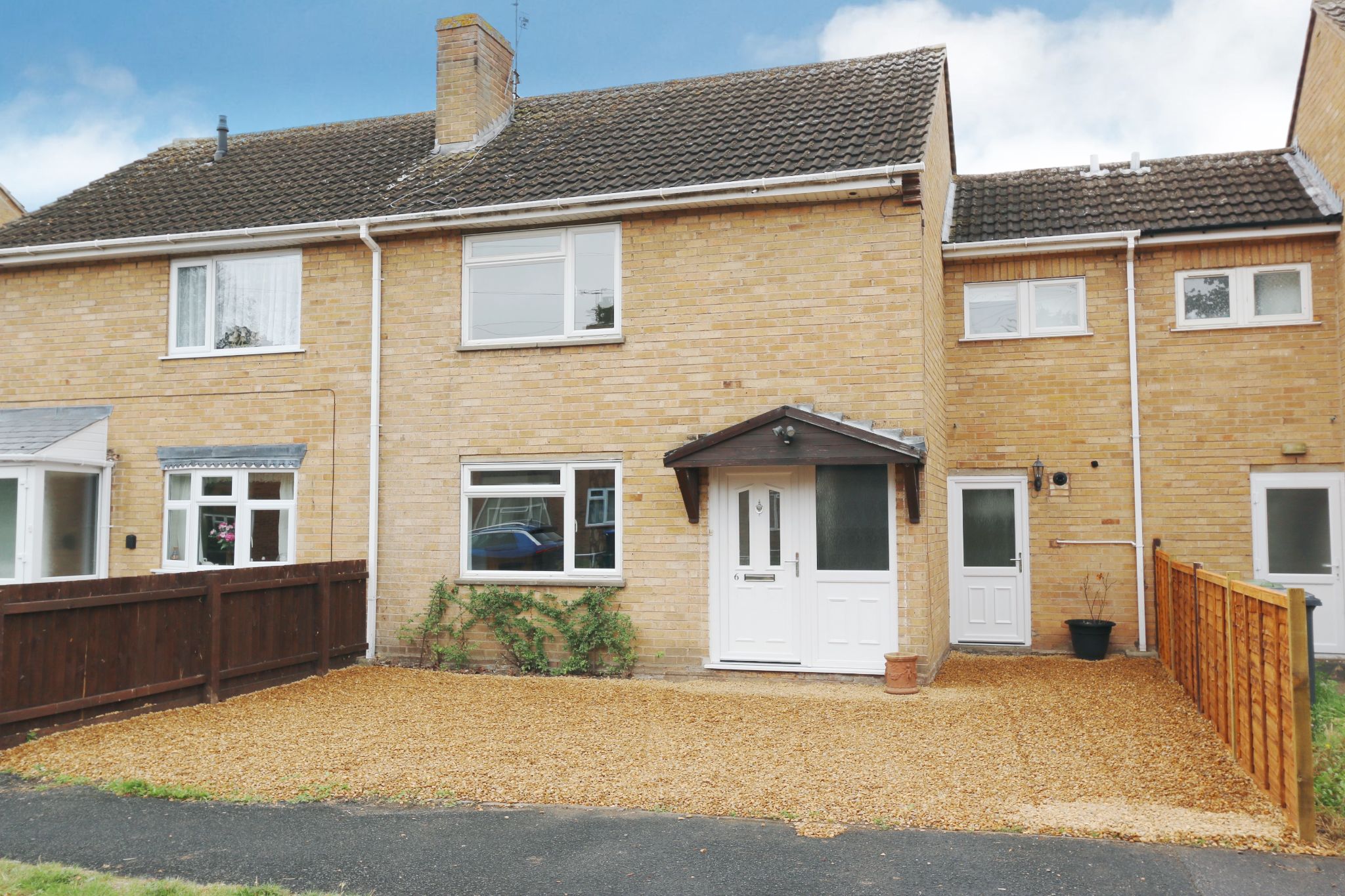 3 bedroom mid terraced house Sold Alcester - Photograph 1