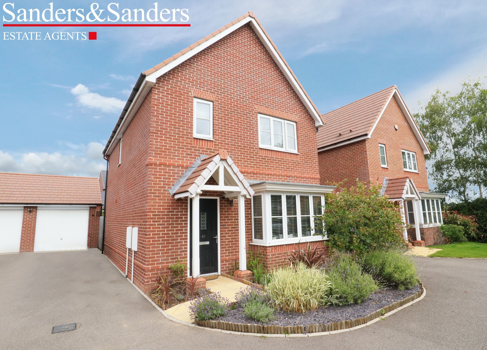 3 bedroom detached house Sold in Bidford-on-avon, Alcester - Photograph 1