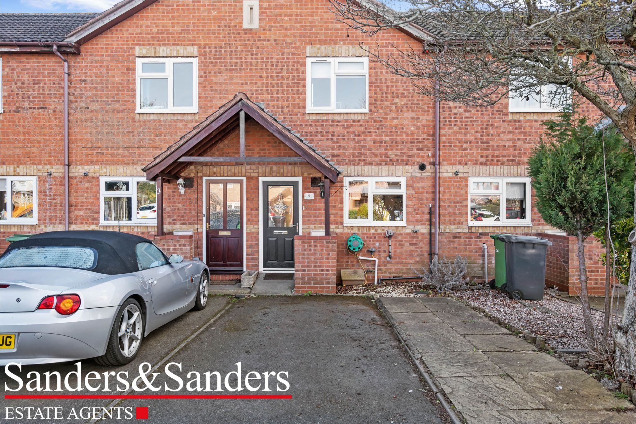 2 bedroom mid terraced house Sold in Bidford-on-avon, Alcester - Photograph 1