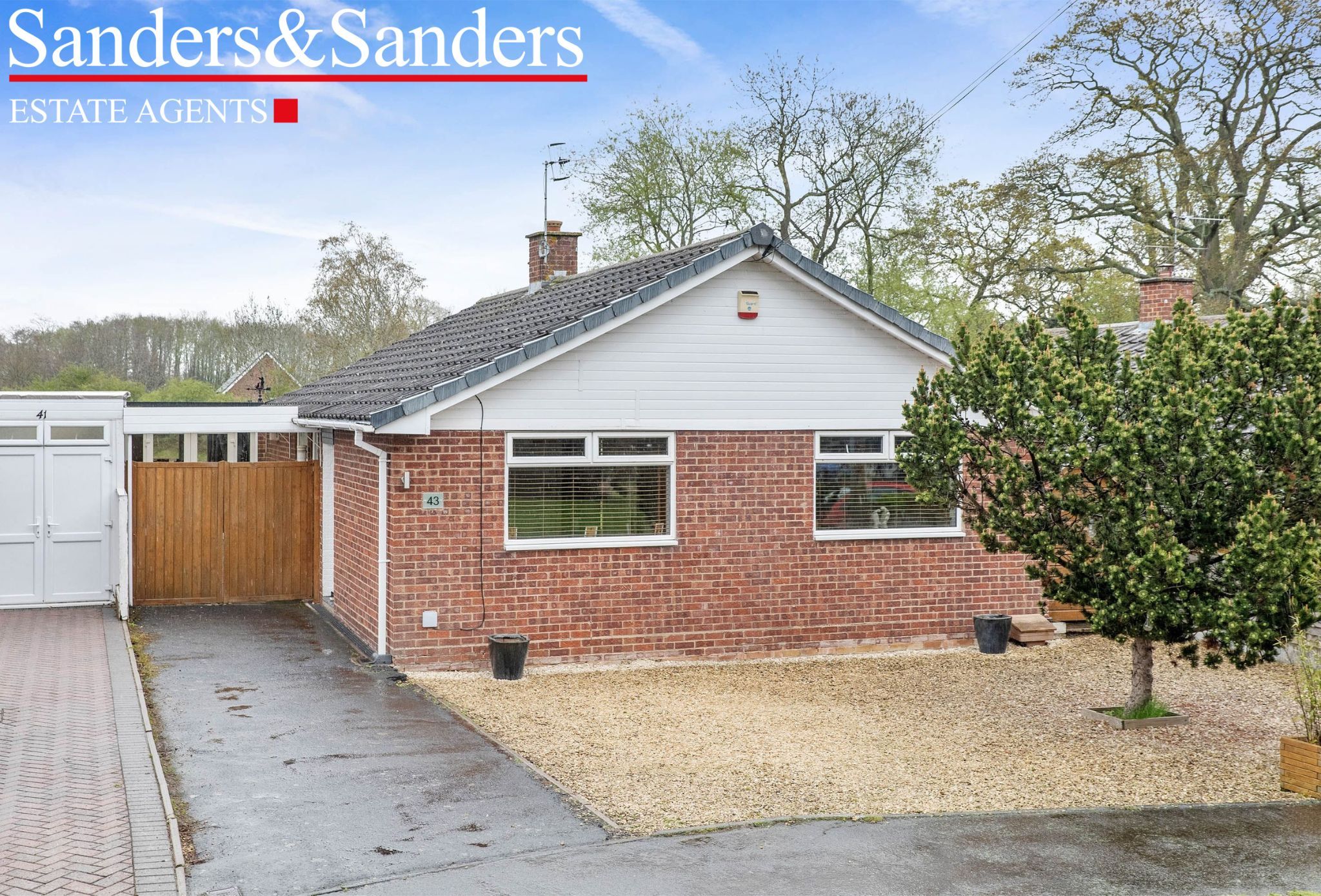 2 bedroom detached bungalow Sold Salford Priors, Evesham - Photograph 1