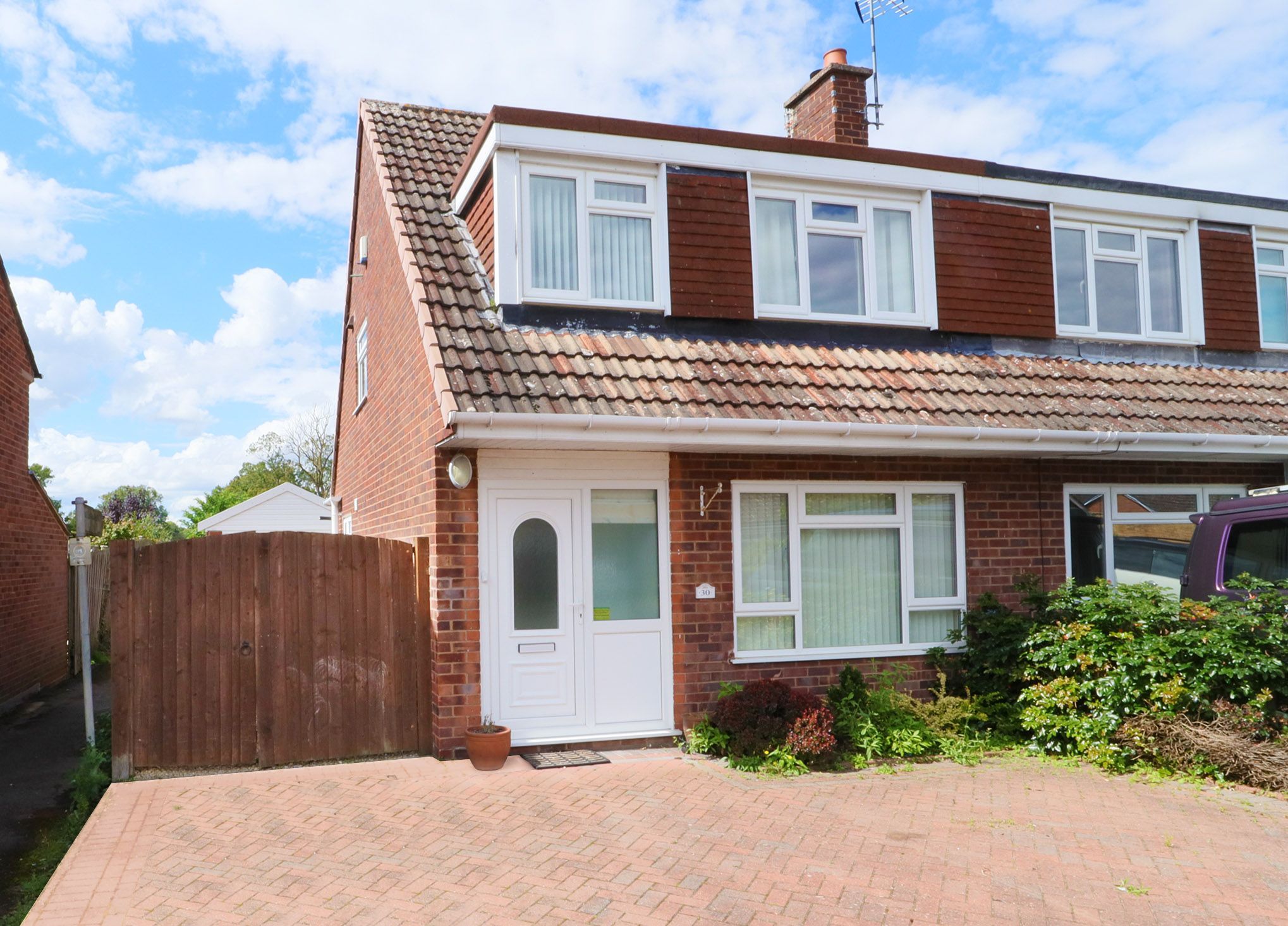 3 bedroom semi-detached house Sold Alcester - Photograph 1