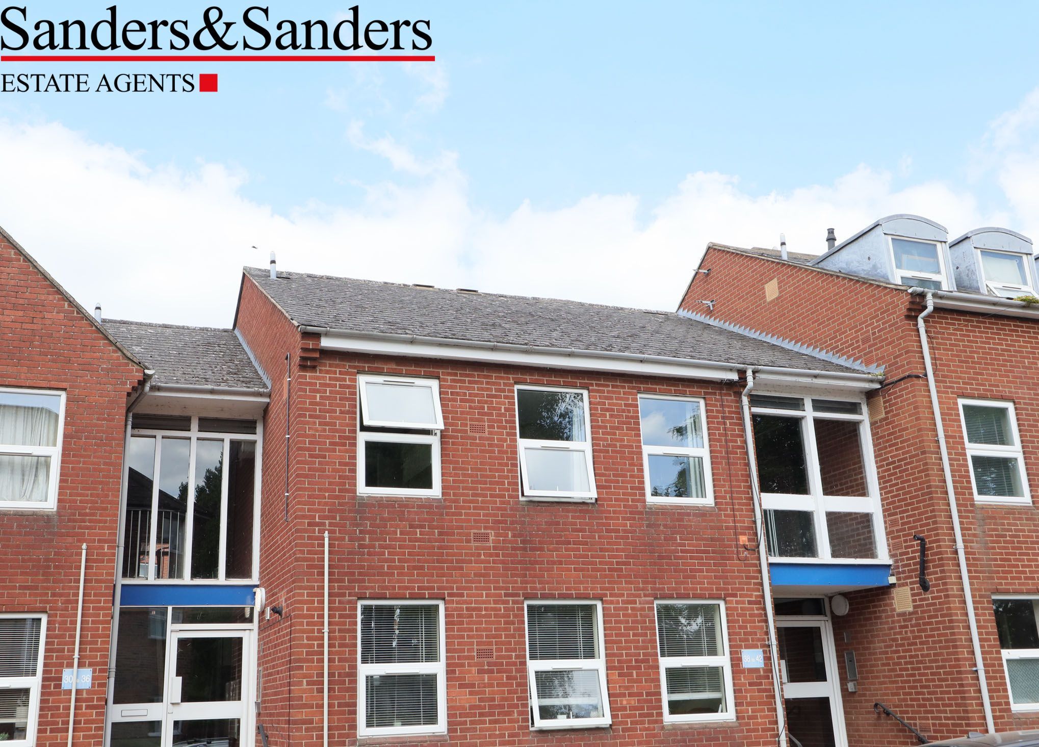 2 bedroom flat flat/apartment For Sale Alcester - Photograph 1