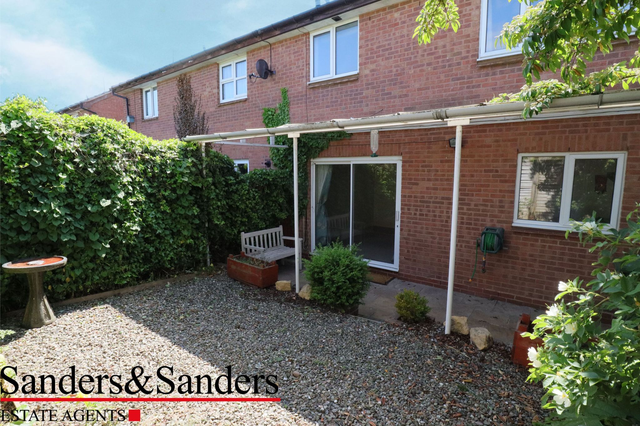 1 bedroom end terraced house Sold Alcester - Photograph 1