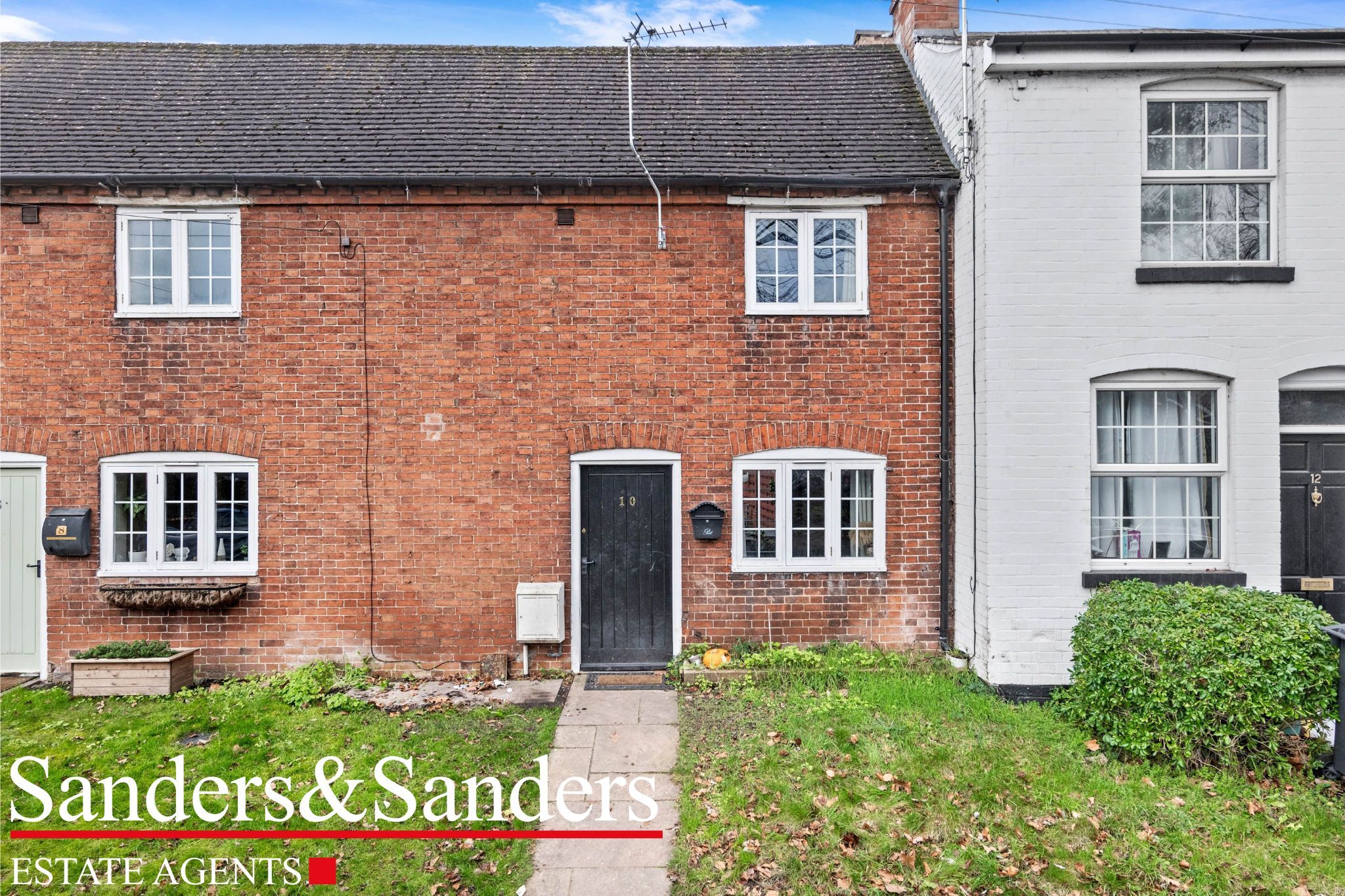 2 bedroom mid terraced house Sold Alcester - Photograph 1