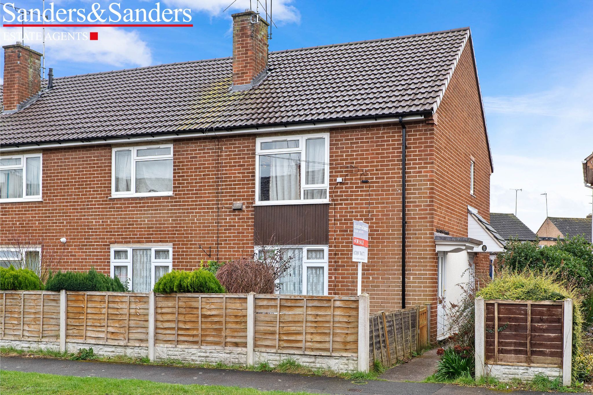 2 bedroom ground floor flat/apartment Sold Alcester - Photograph 1