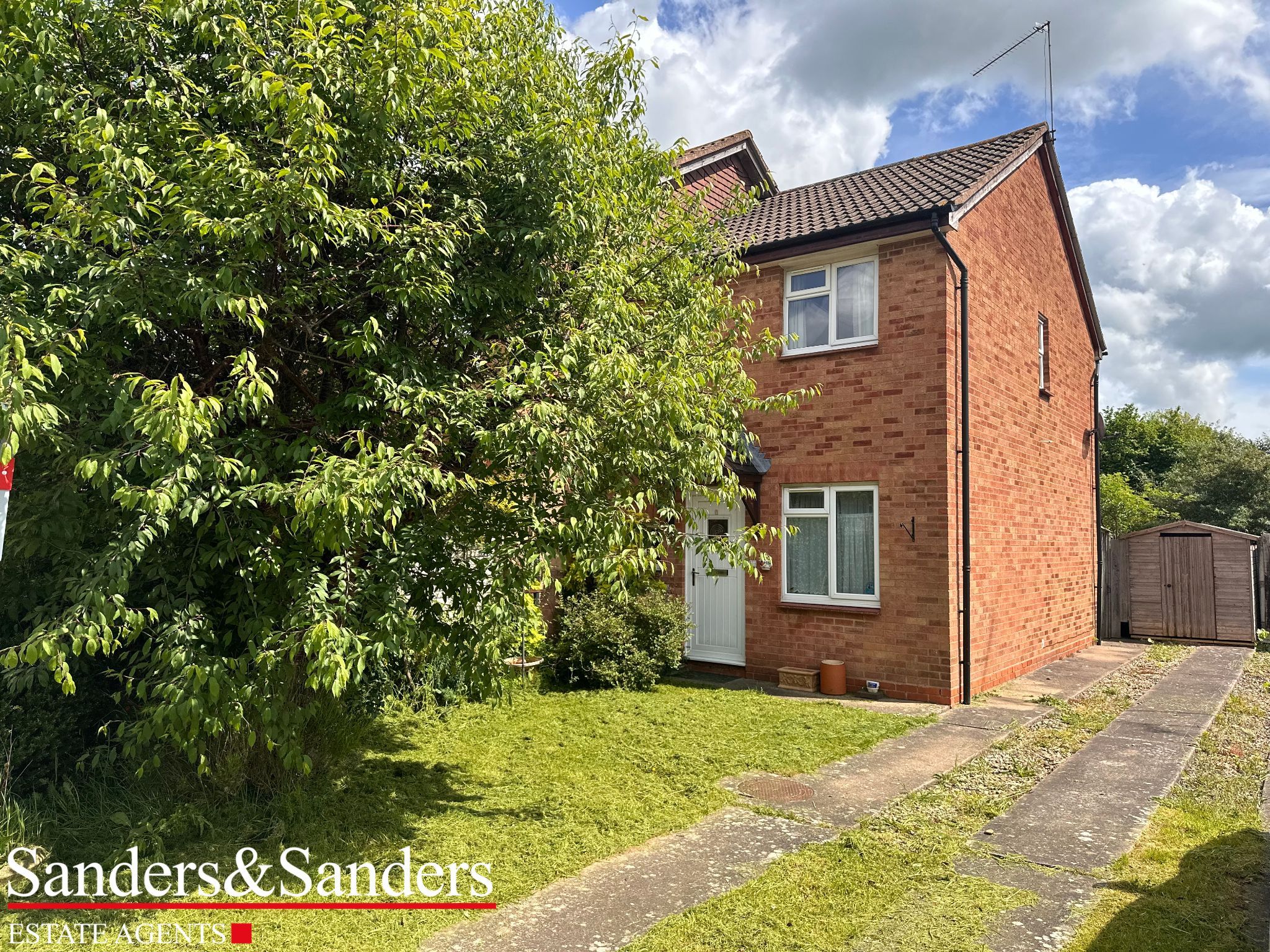 2 bedroom end terraced house Sold Alcester - Photograph 1