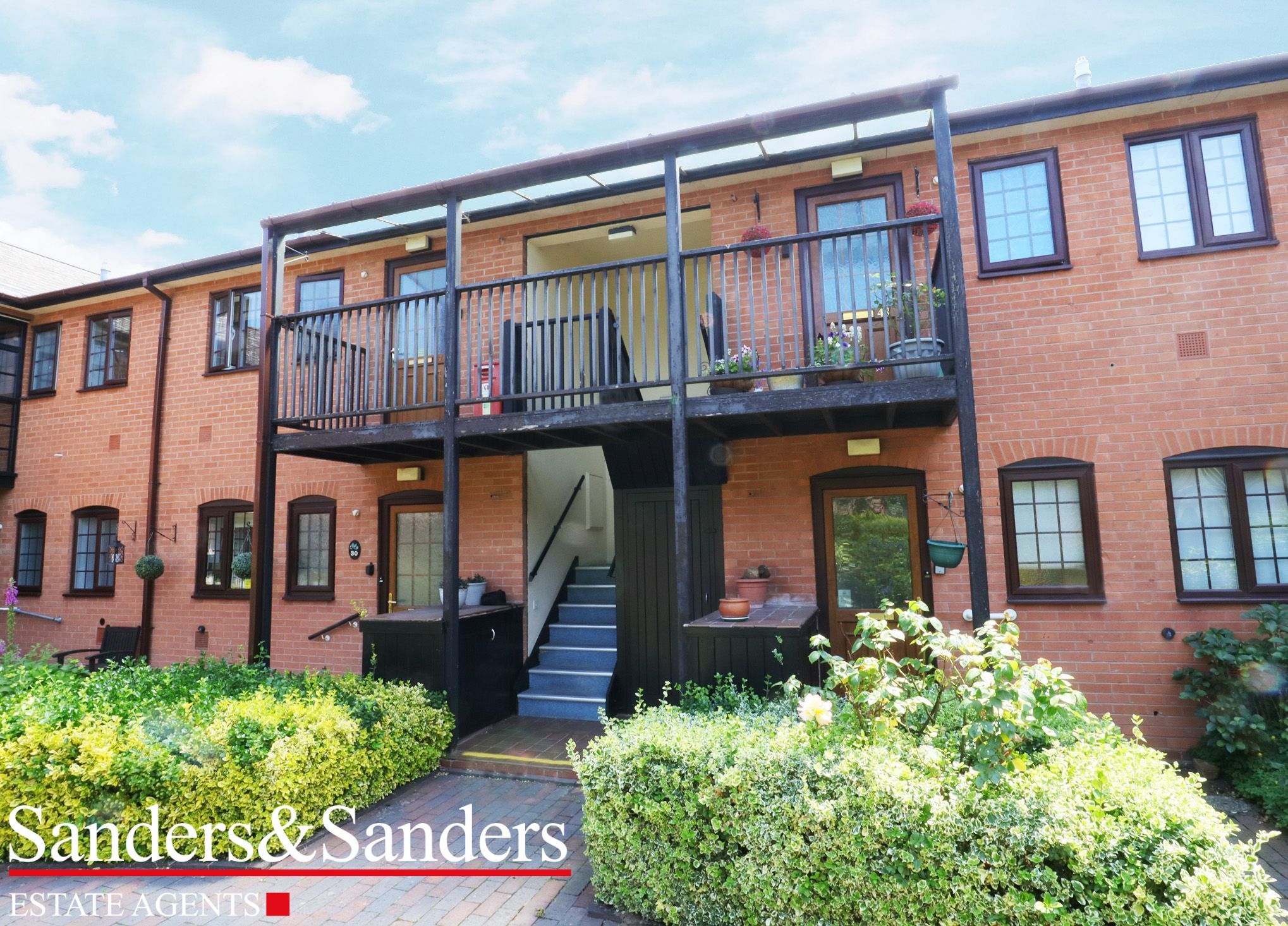 1 bedroom apartment flat/apartment Sold in Kinwarton Road, Alcester - Photograph 1