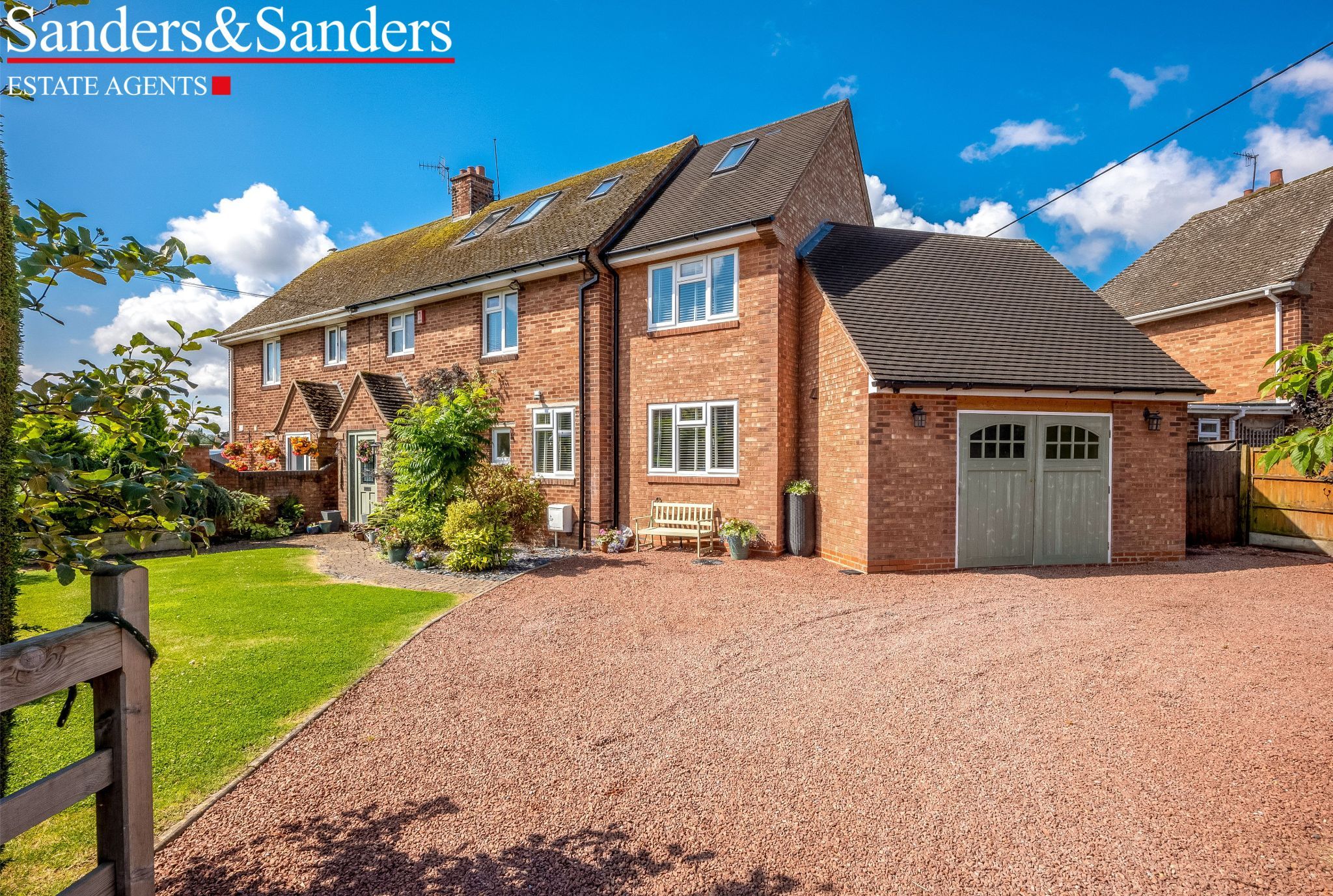 4 bedroom semi-detached house For Sale in Salford Priors, Evesham - Property photograph