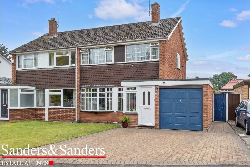 3 bedroom semi-detached house Sold Alcester - Photograph 1