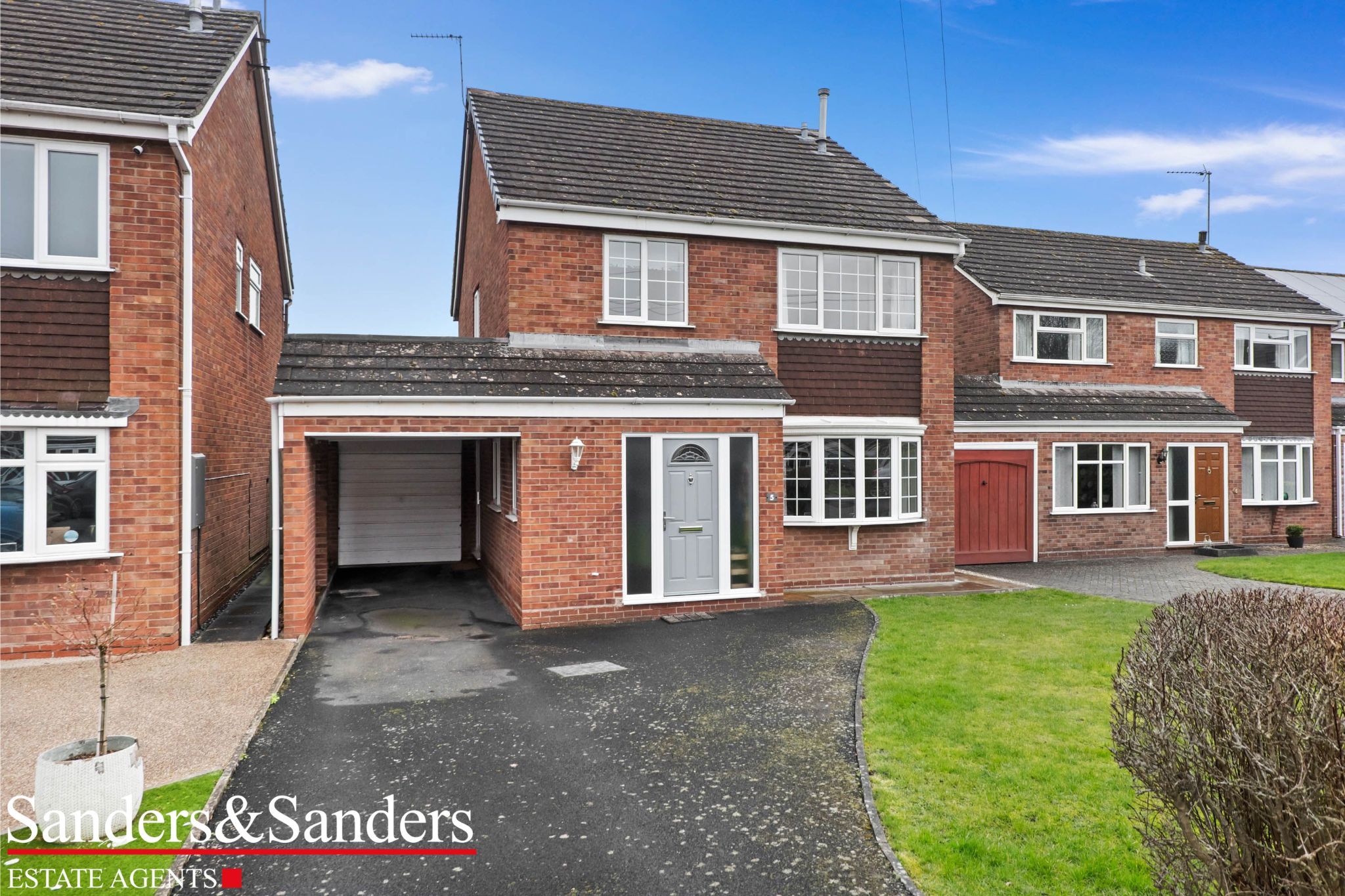 4 bedroom detached house SSTC Alcester - Photograph 1