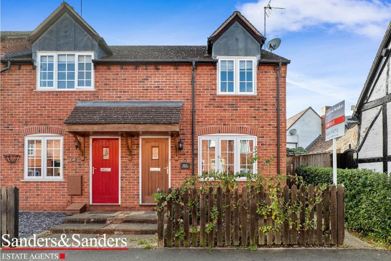 3 bedroom end terraced house Sold Alcester - Photograph 1