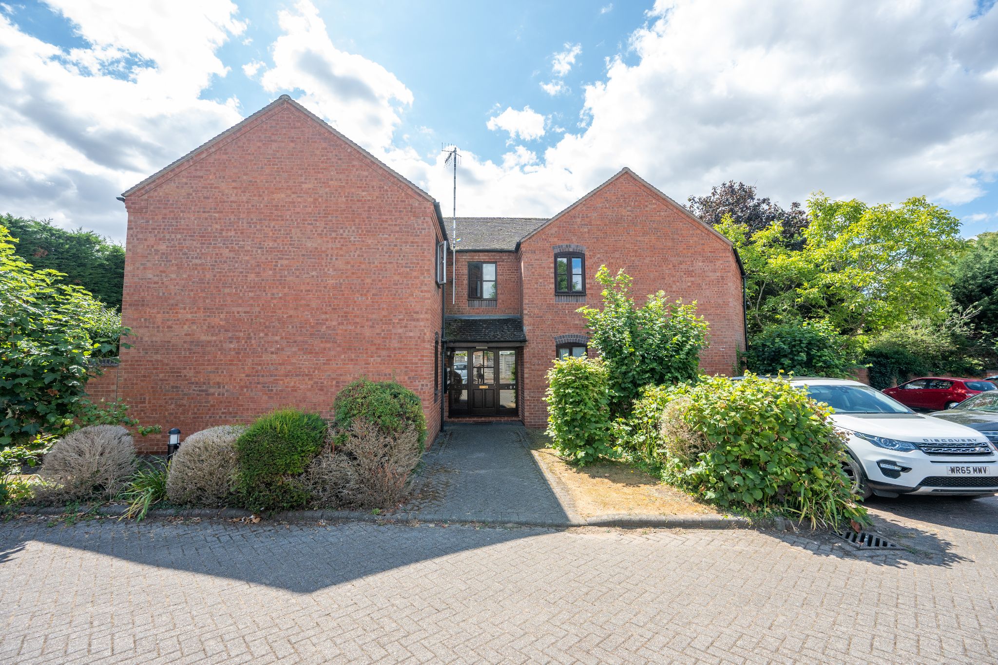 2 bedroom flat flat/apartment For Sale in Bidford-on-avon, Alcester - Photograph 1