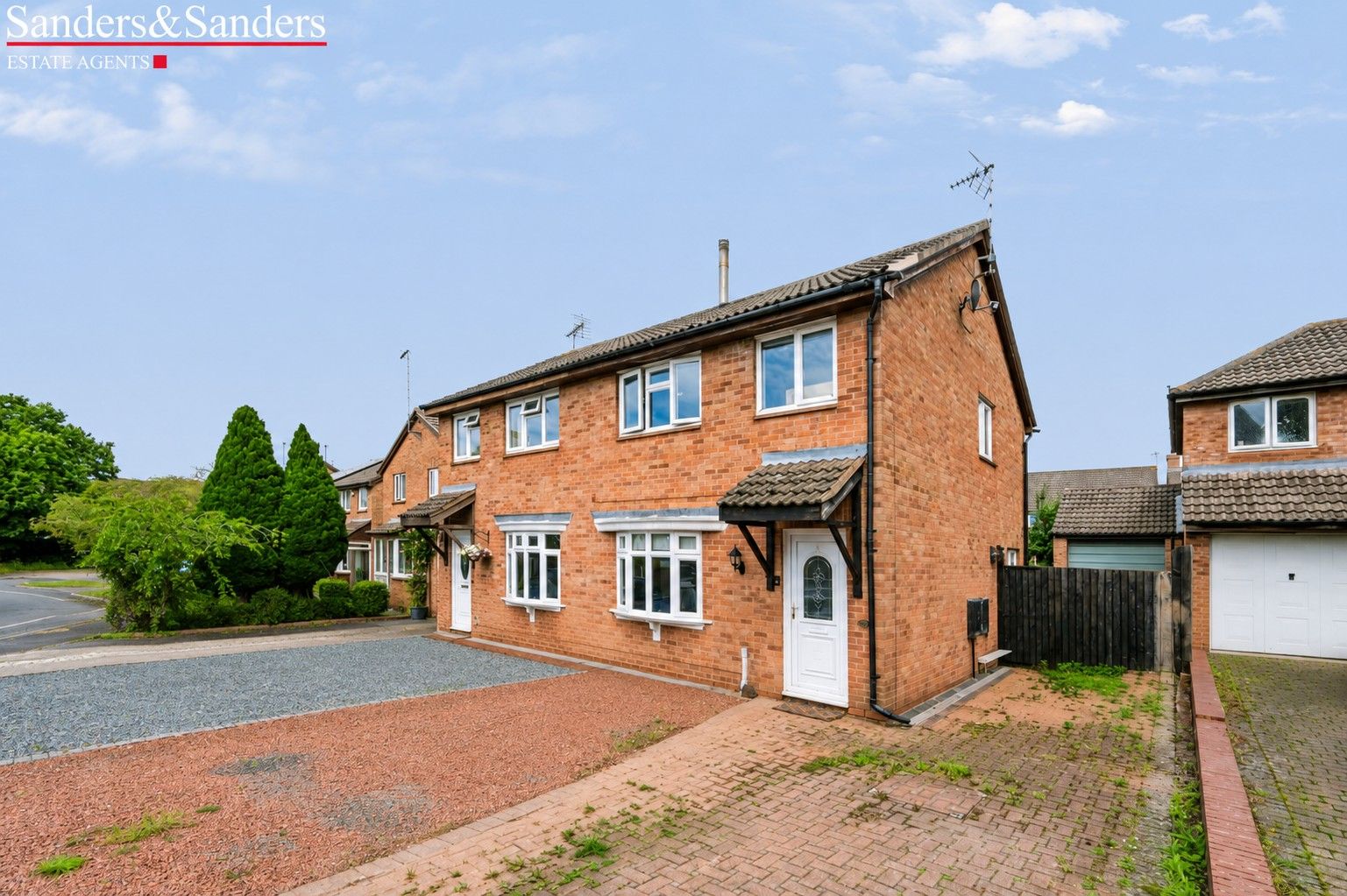 3 bedroom semi-detached house For Sale Alcester - Property photograph