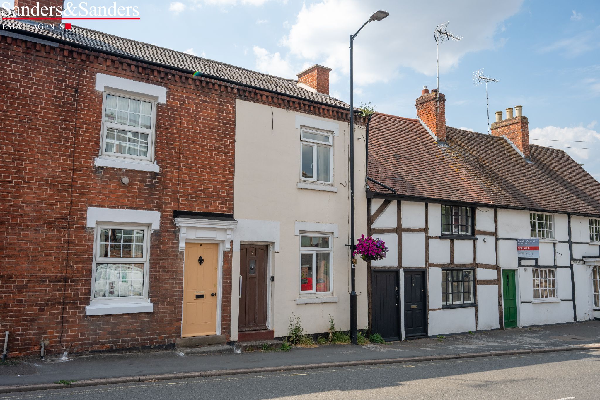 2 bedroom mid terraced house For Sale Alcester - Photograph 1