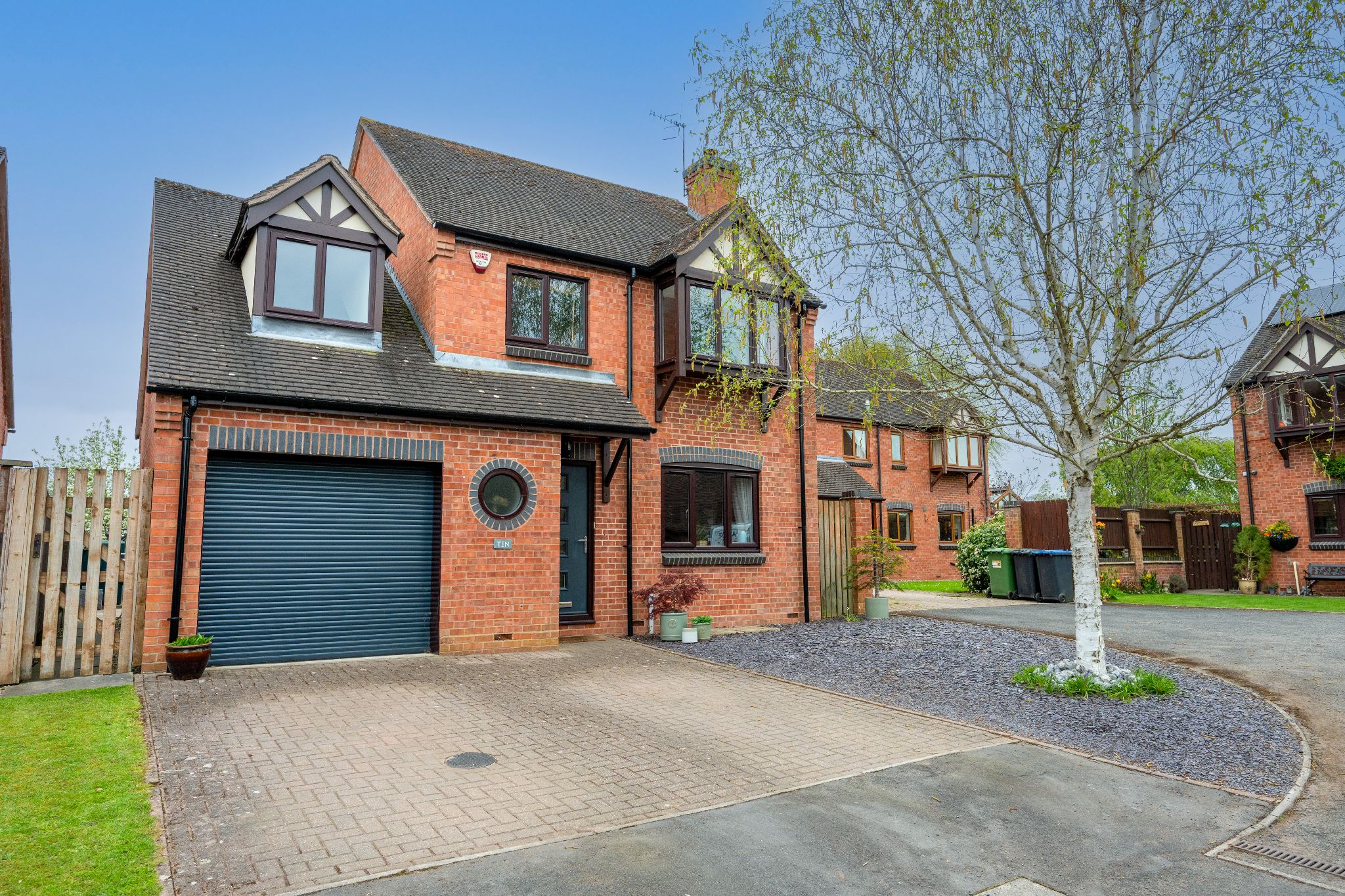 4 bedroom detached house For Sale in Great Alne, Alcester - Property photograph