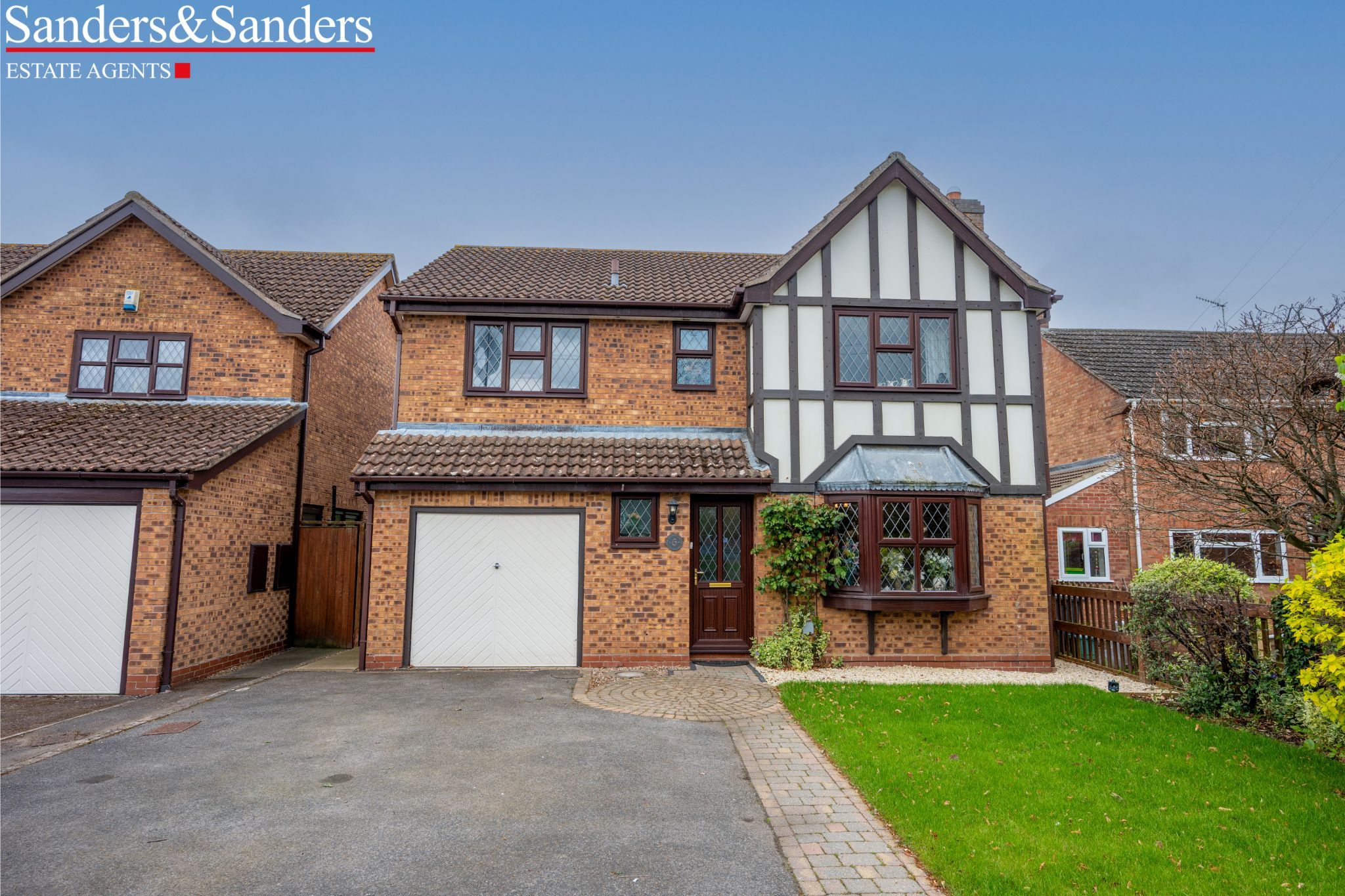 4 bedroom detached house For Sale in Victoria Road, Bidford-on-avon, Alcester - Property photograph