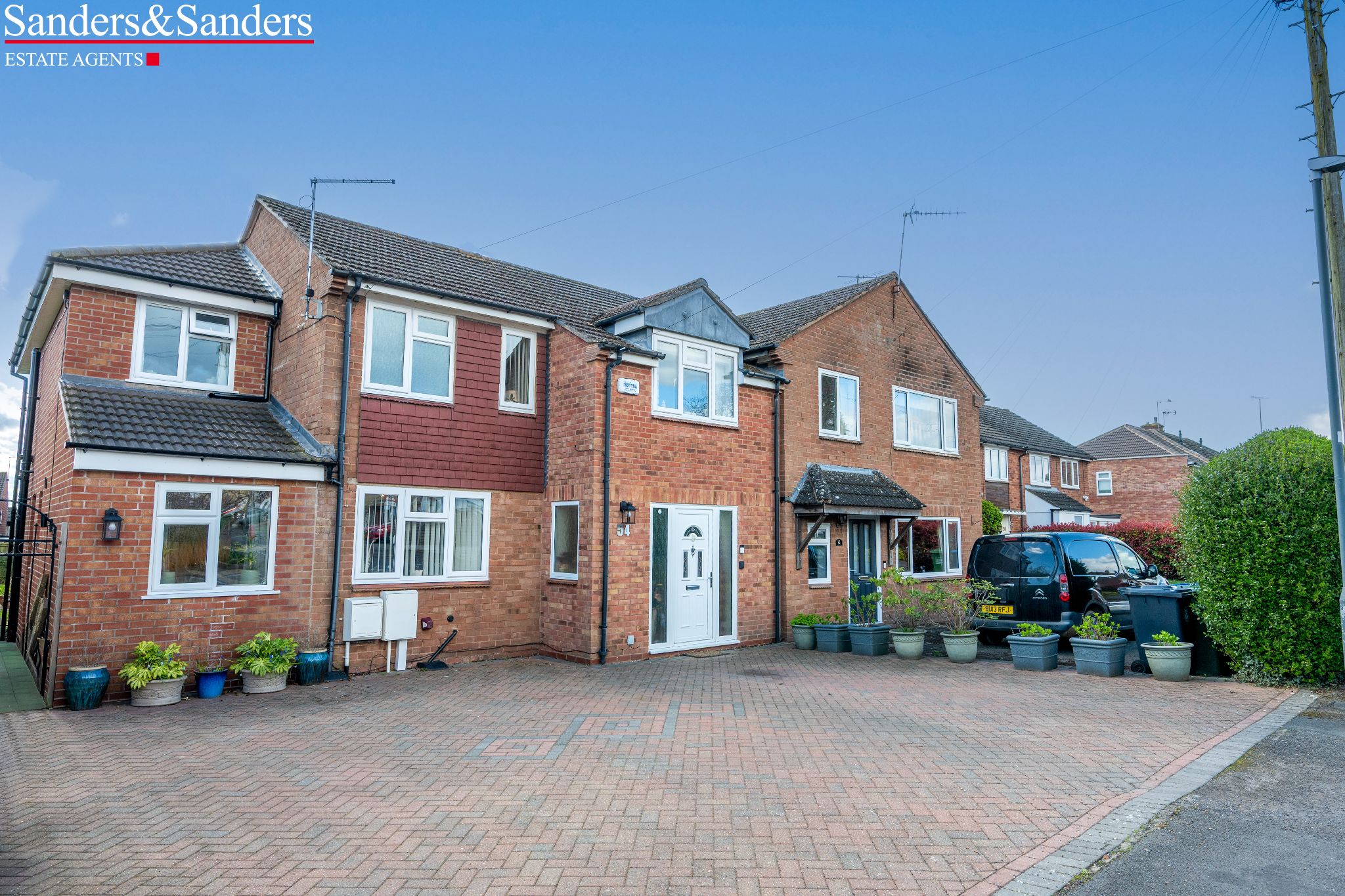 4 bedroom semi-detached house For Sale Alcester - Property photograph
