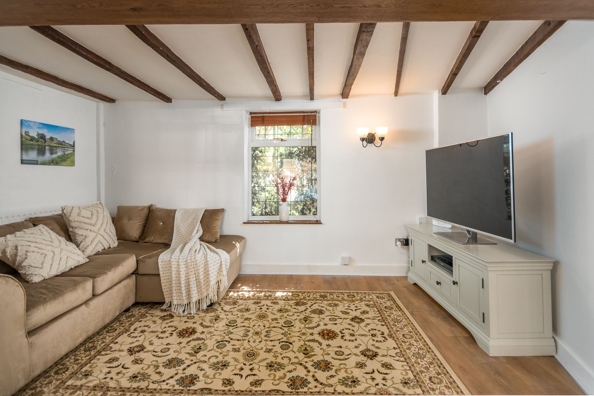 3 bedroom cottage house To Let in Alcester - photograph 3