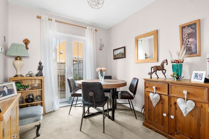 2 bedroom mid terraced house For Sale Alcester - Property photograph