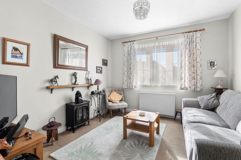 2 bedroom mid terraced house For Sale Alcester - Property photograph