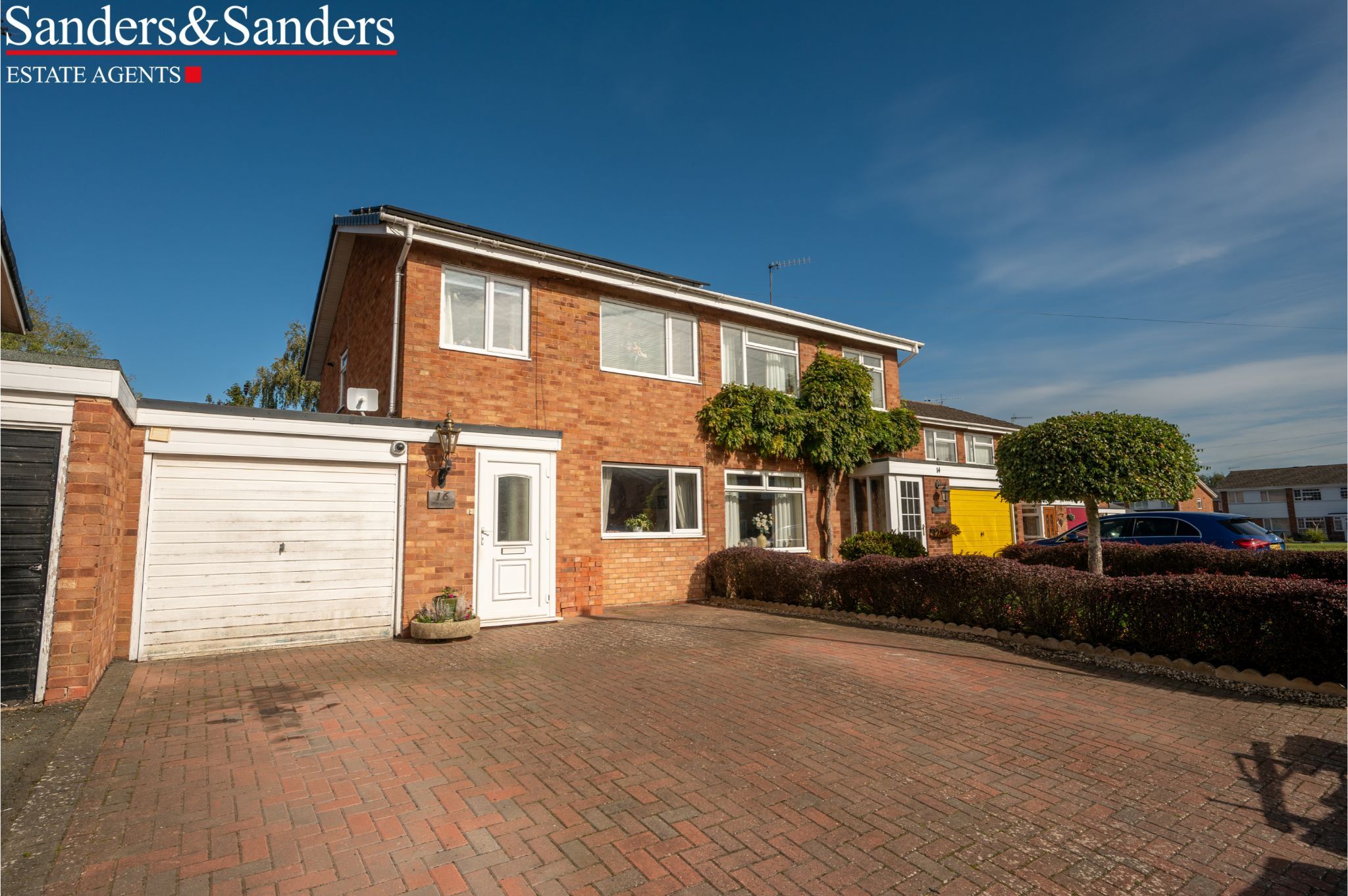 3 bedroom semi-detached house SSTC in Bidford-on-avon, Alcester - Photograph 1