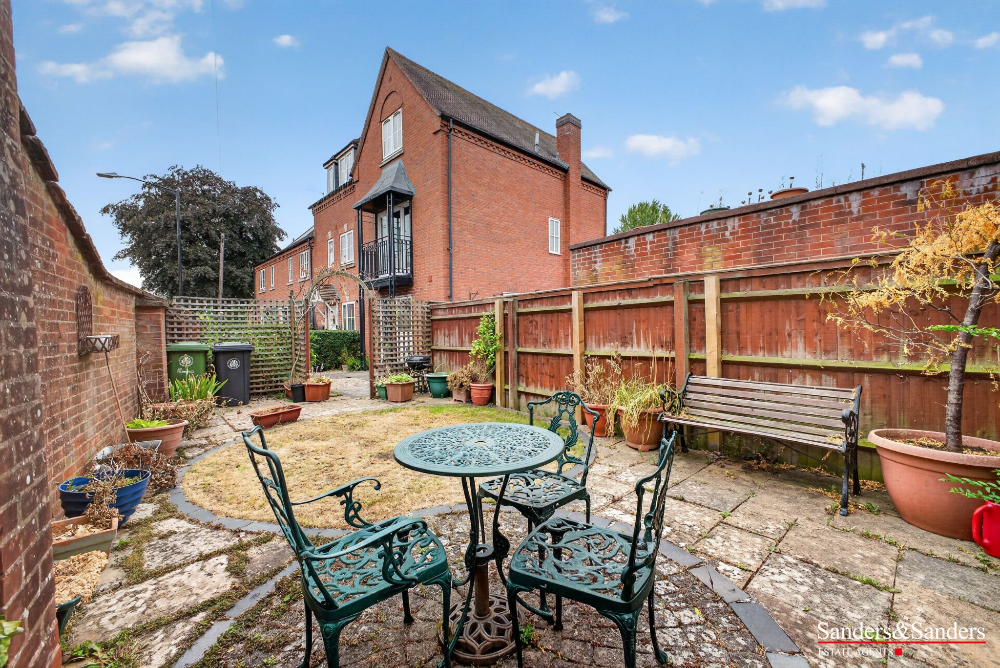 3 bedroom end terraced house For Sale Alcester - Property photograph