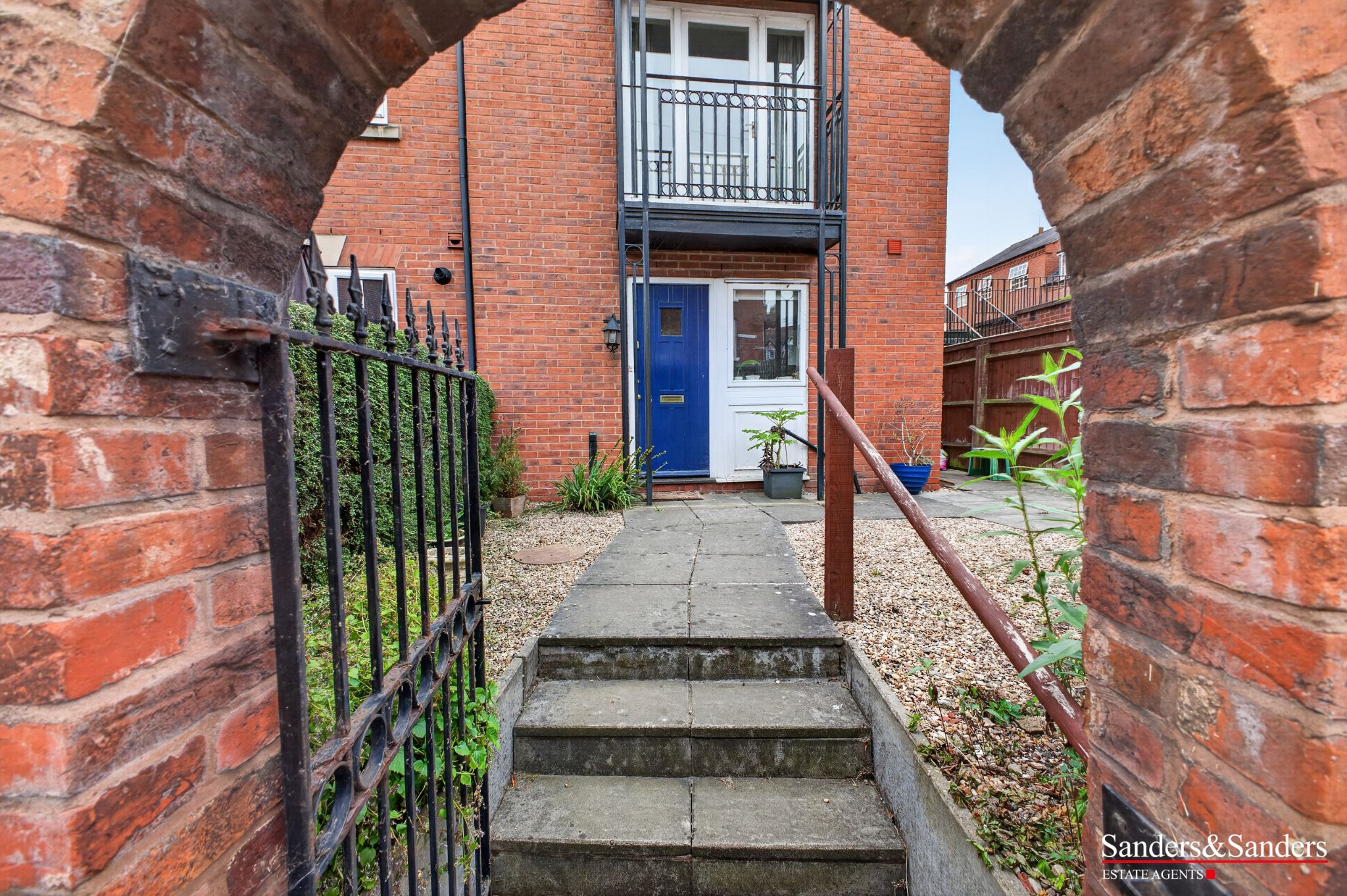 3 bedroom end terraced house For Sale Alcester - Property photograph