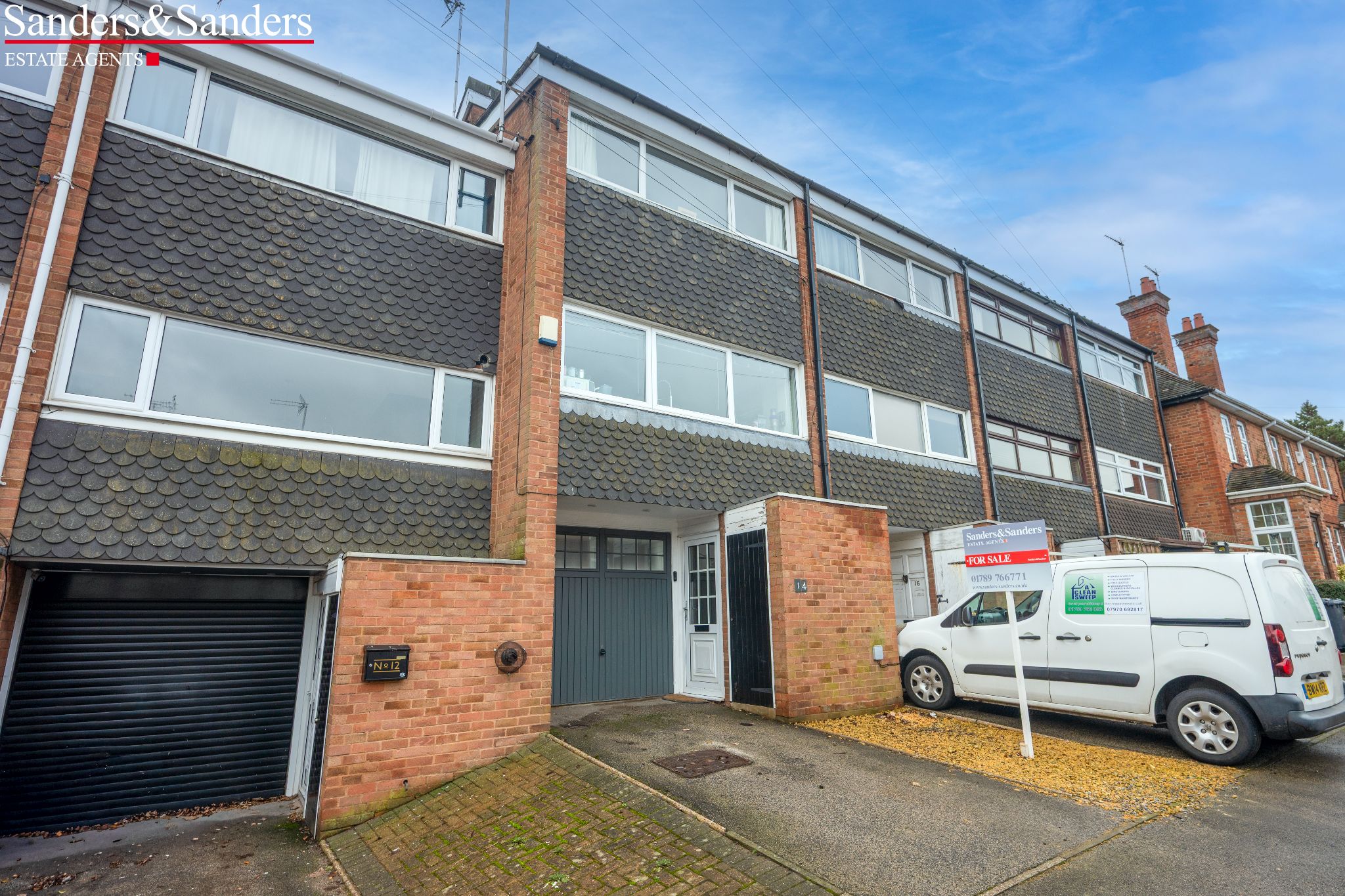 3 bedroom mid terraced house For Sale Alcester - Photograph 1