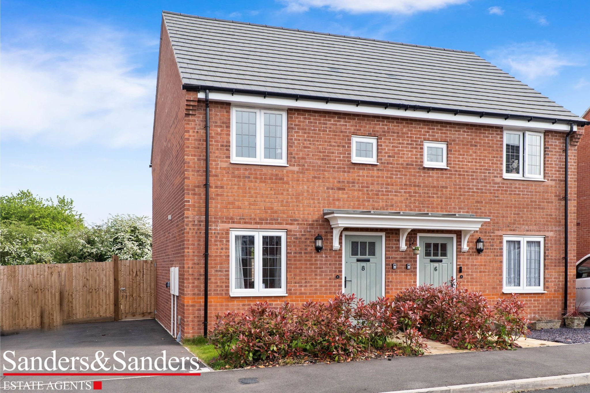 2 bedroom semi-detached house SSTC in Alcester Park, Alcester - Photograph 1