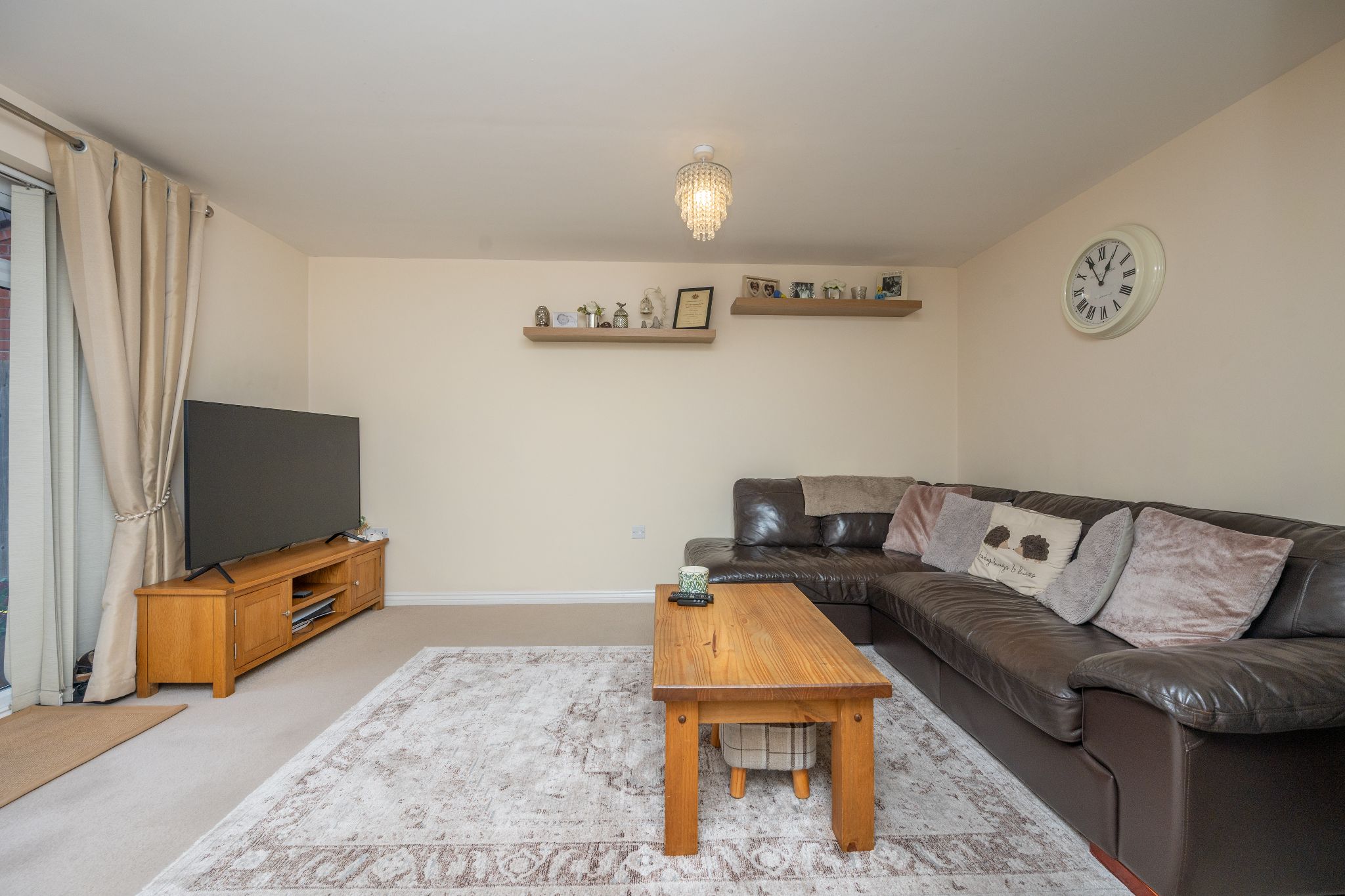 3 bedroom semi-detached house For Sale in Bidford On Avon, Alcester - Property photograph