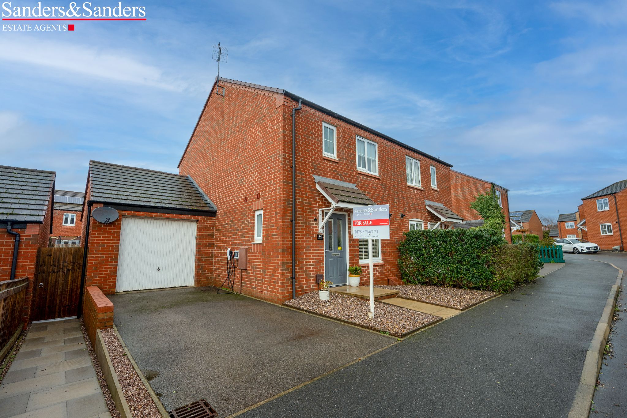 3 bedroom semi-detached house For Sale in Bidford On Avon, Alcester - Property photograph