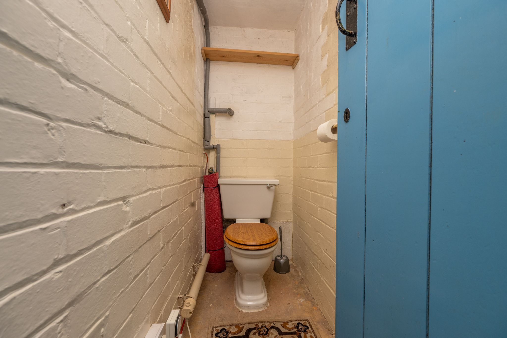  - Photograph 14