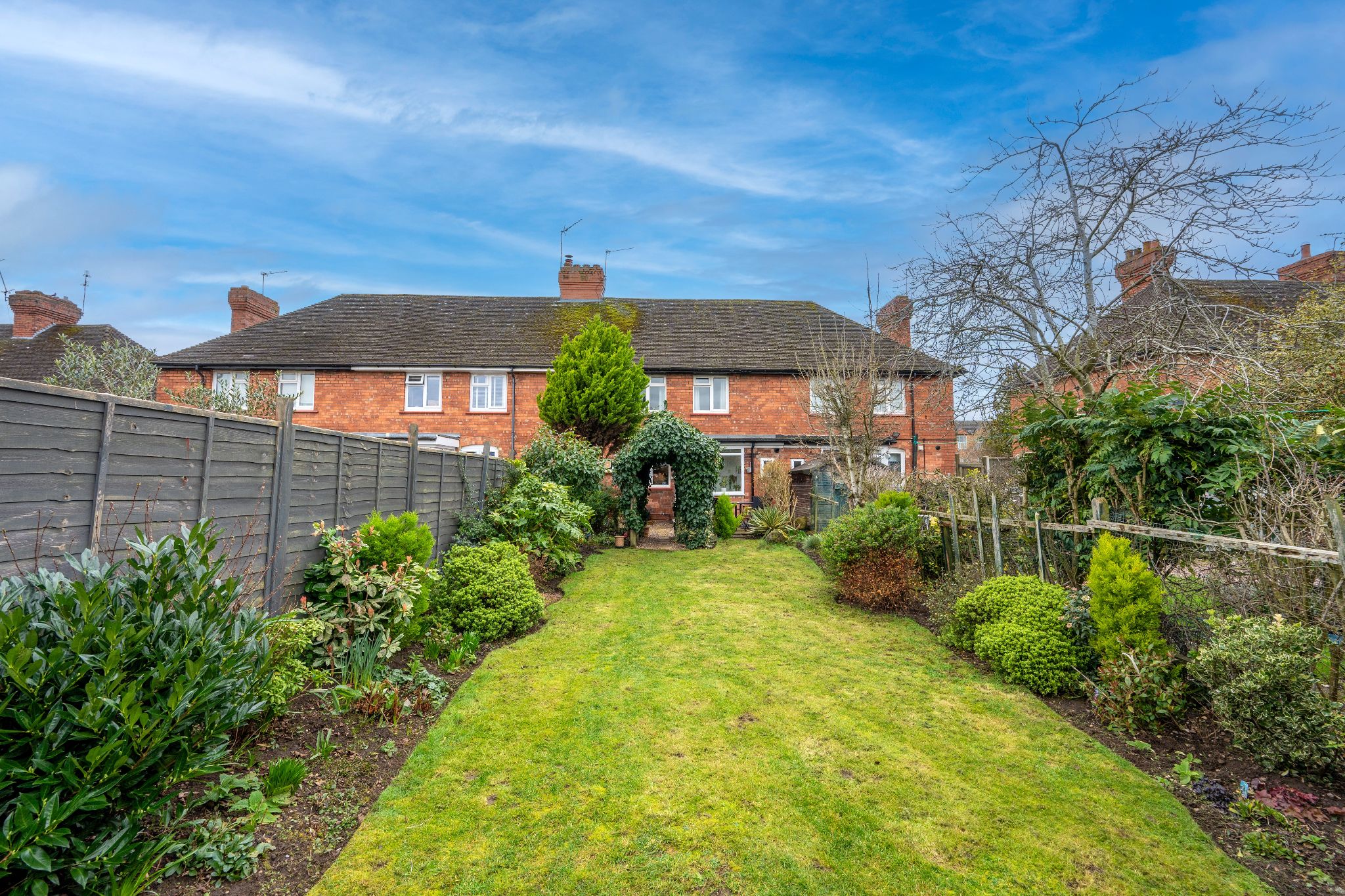 3 bedroom mid terraced house For Sale Alcester - Property photograph