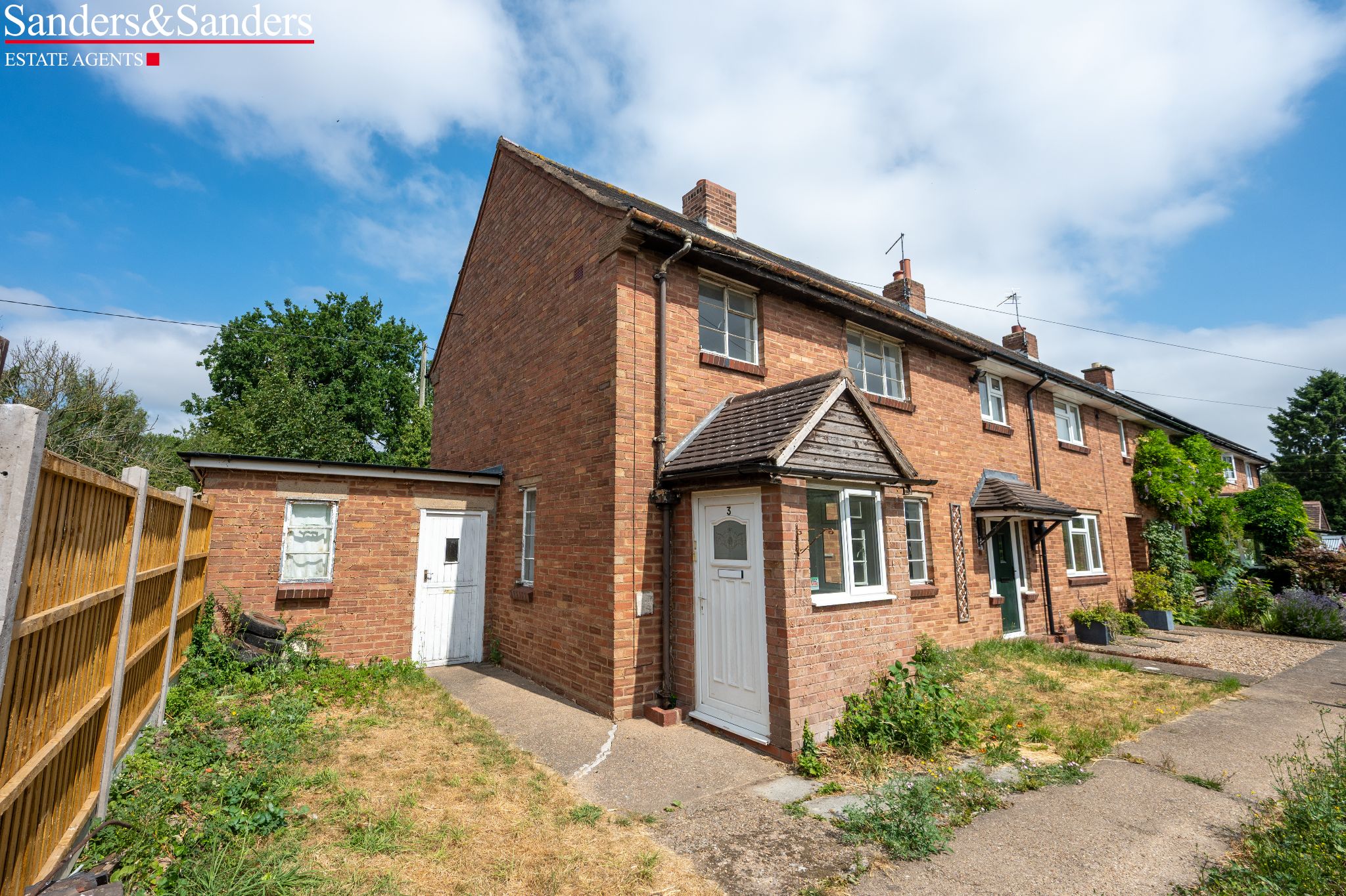 3 bedroom end terraced house SSTC in Haselor, Alcester - Photograph 1