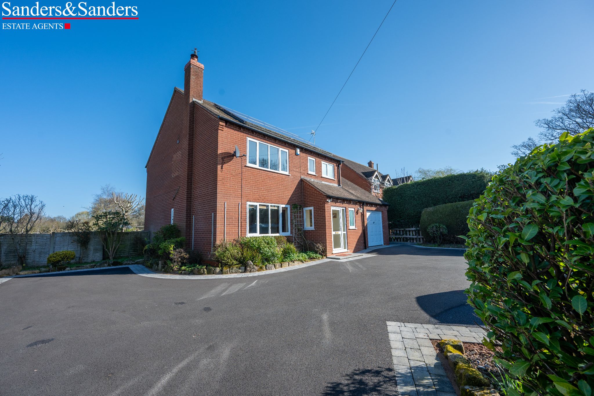 3 bedroom detached house SSTC in New End, Astwood Bank, Redditch - Photograph 1