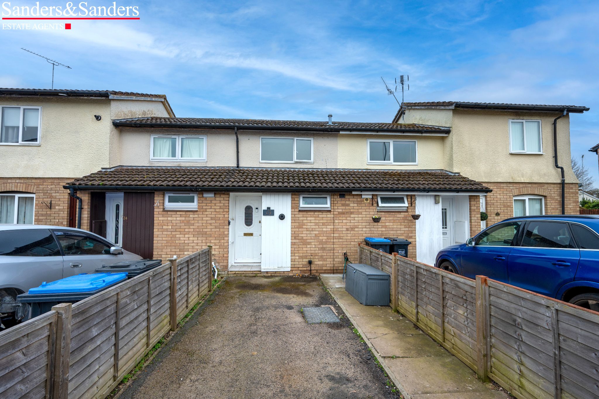 1 bedroom mid terraced house For Sale Alcester - Photograph 1