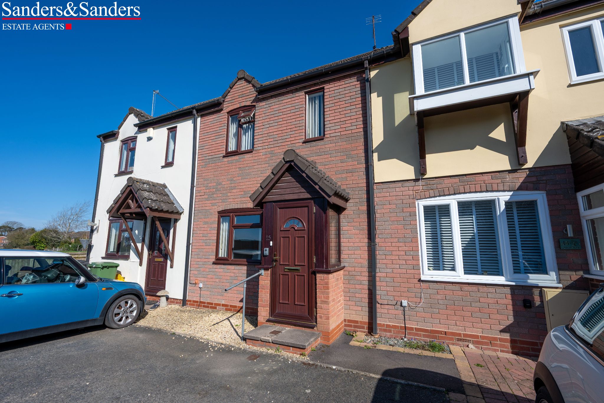 2 bedroom mid terraced house For Sale Alcester - Photograph 1