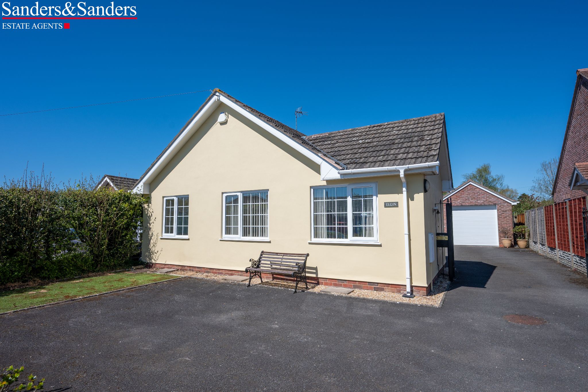 3 bedroom semi-detached bungalow For Sale in Cookhill, Alcester - Photograph 1