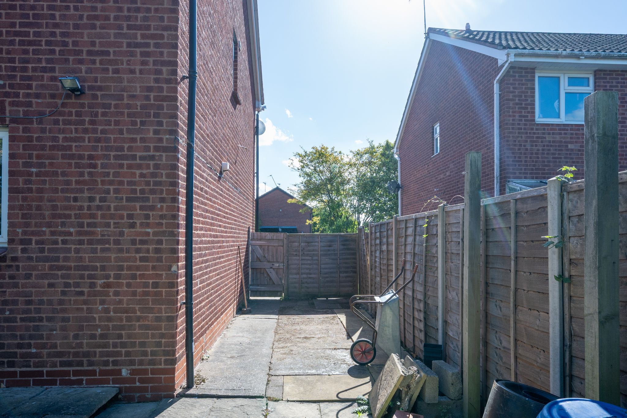 2 bedroom end terraced house For Sale Alcester - Property photograph
