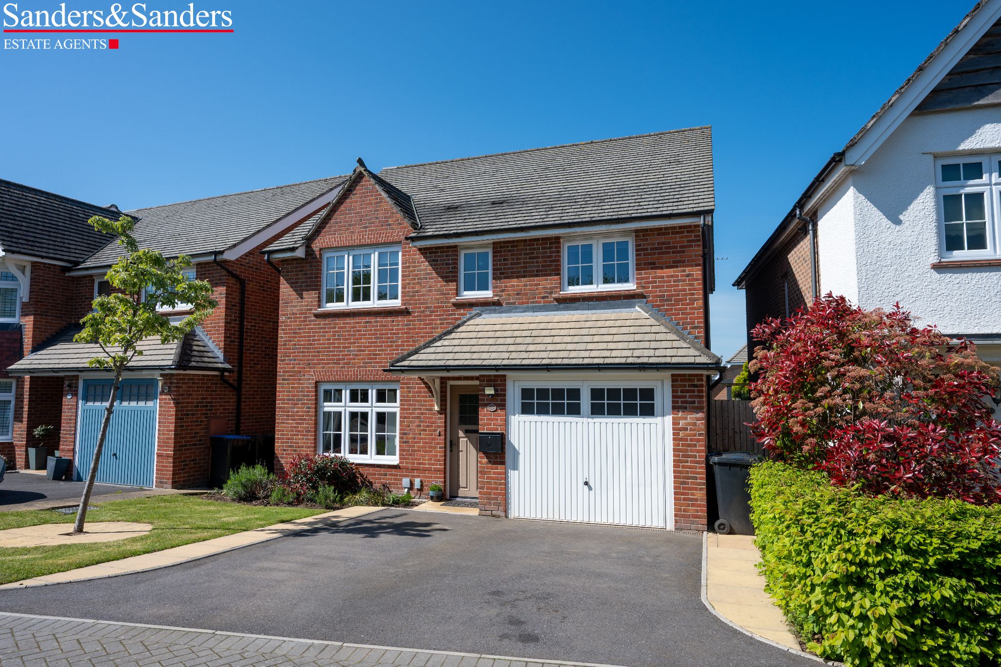 4 bedroom detached house SSTC Alcester - Photograph 1