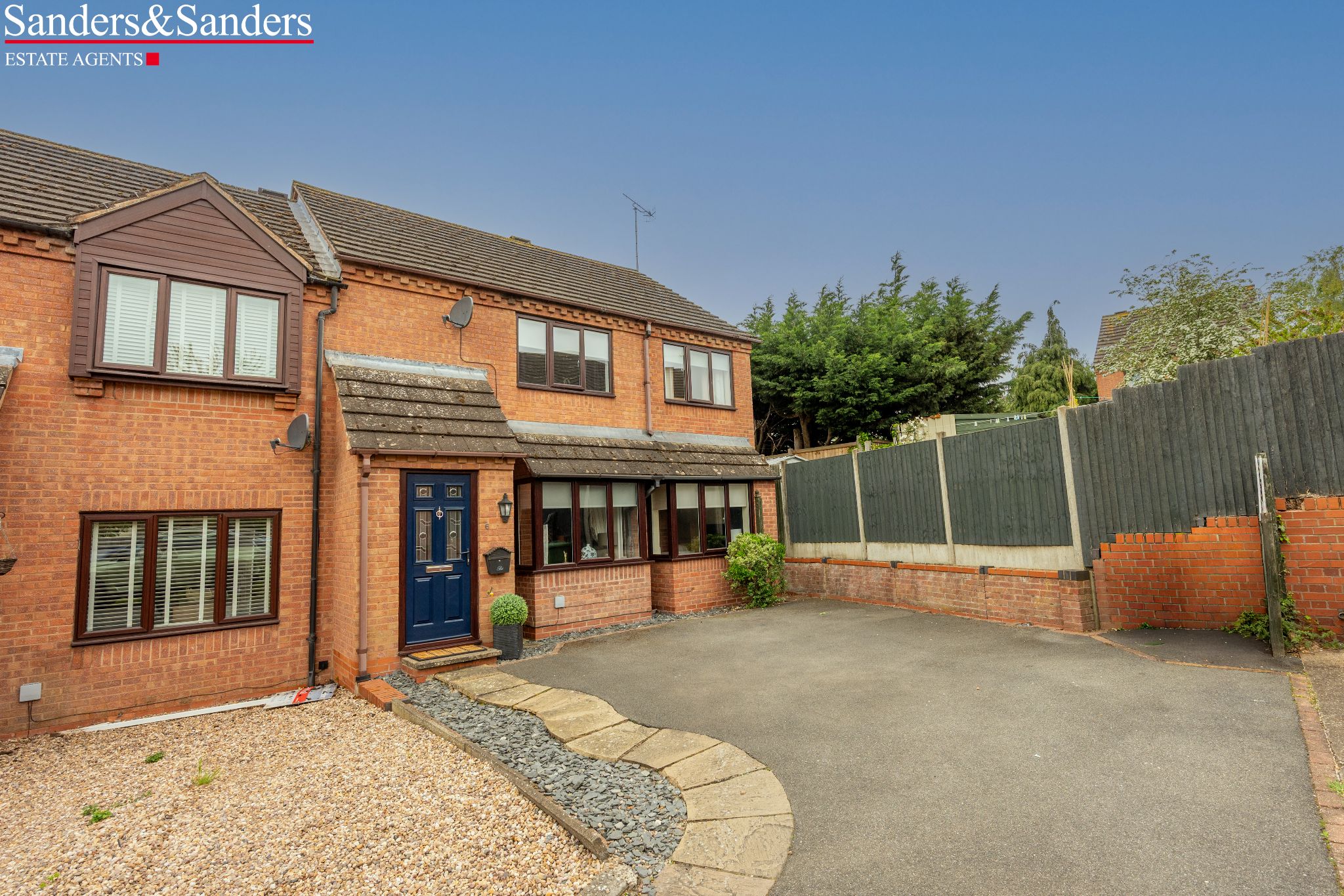 3 bedroom end terraced house For Sale in Bidford-on-avon, Alcester - Photograph 1
