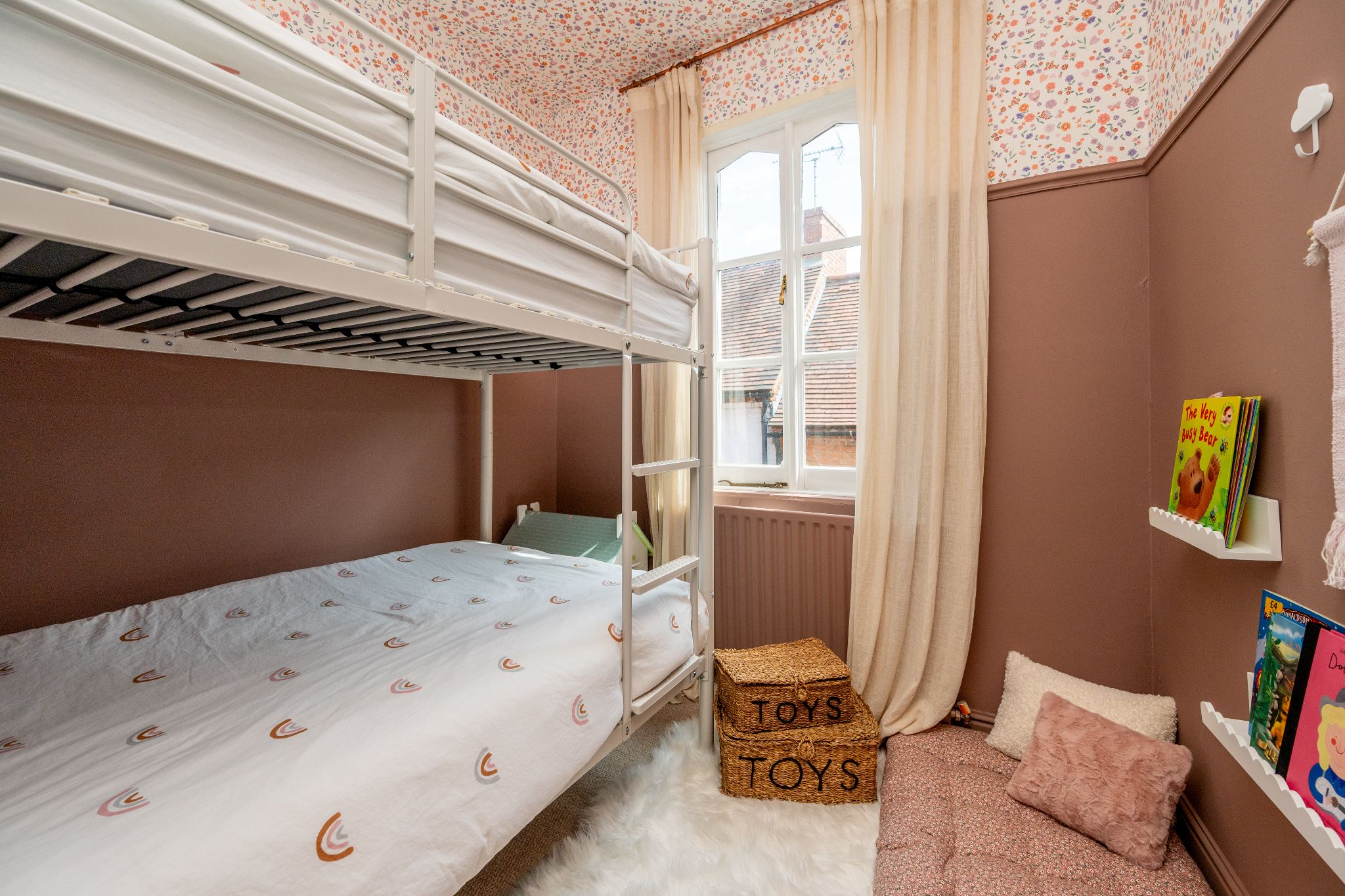  - Photograph 15